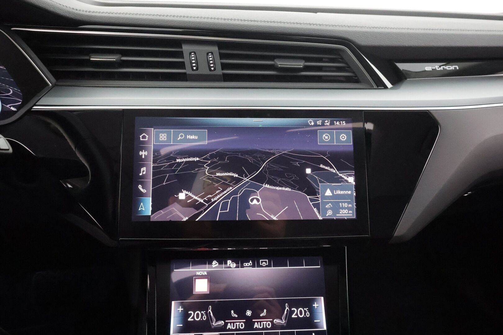 AUDI E-TRON 2020 50 Launch Edition plus 71 kWh * ACC / Lisälämmitin / LED / Muistipenkki / P.Tutkat / Panorama / Apple&Android * - Kahdet Renkaat