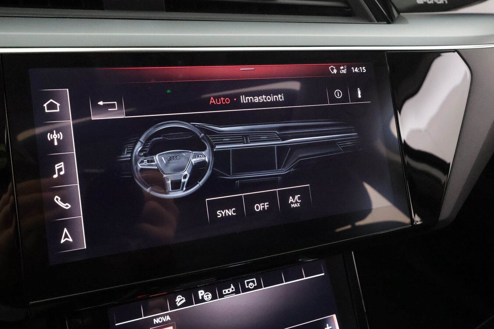 AUDI E-TRON 2020 50 Launch Edition plus 71 kWh * ACC / Lisälämmitin / LED / Muistipenkki / P.Tutkat / Panorama / Apple&Android * - Kahdet Renkaat