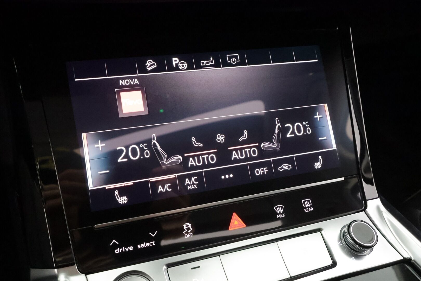 AUDI E-TRON 2020 50 Launch Edition plus 71 kWh * ACC / Lisälämmitin / LED / Muistipenkki / P.Tutkat / Panorama / Apple&Android * - Kahdet Renkaat