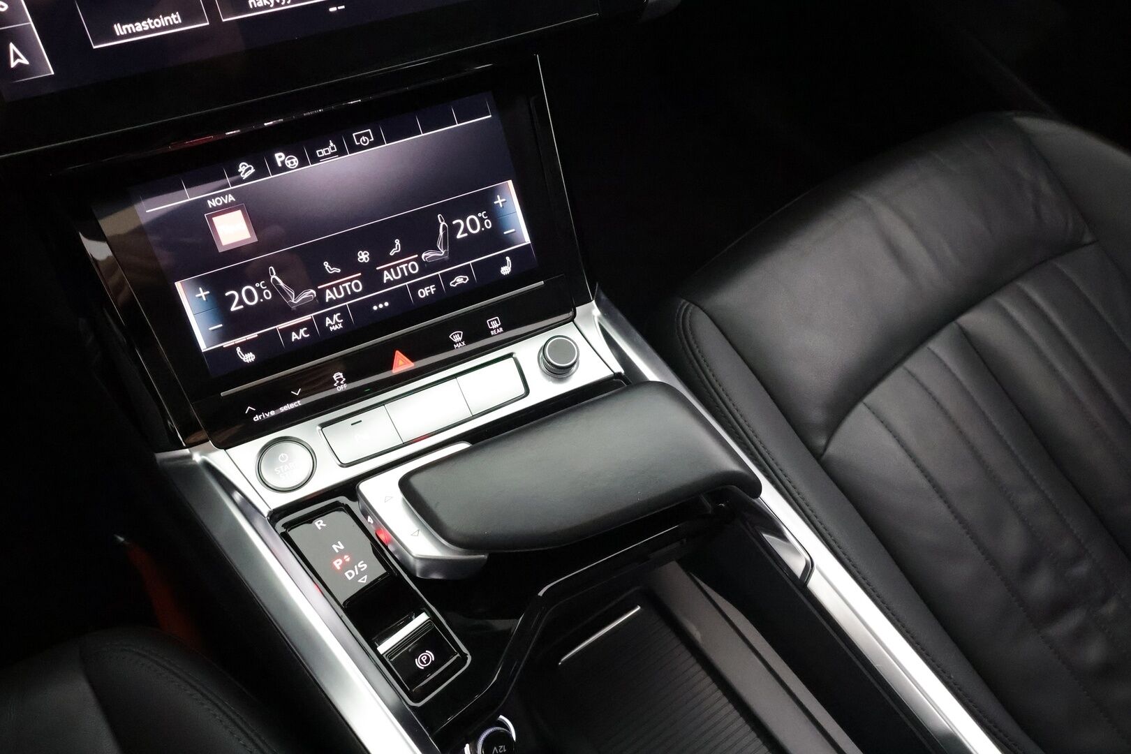 AUDI E-TRON 2020 50 Launch Edition plus 71 kWh * ACC / Lisälämmitin / LED / Muistipenkki / P.Tutkat / Panorama / Apple&Android * - Kahdet Renkaat