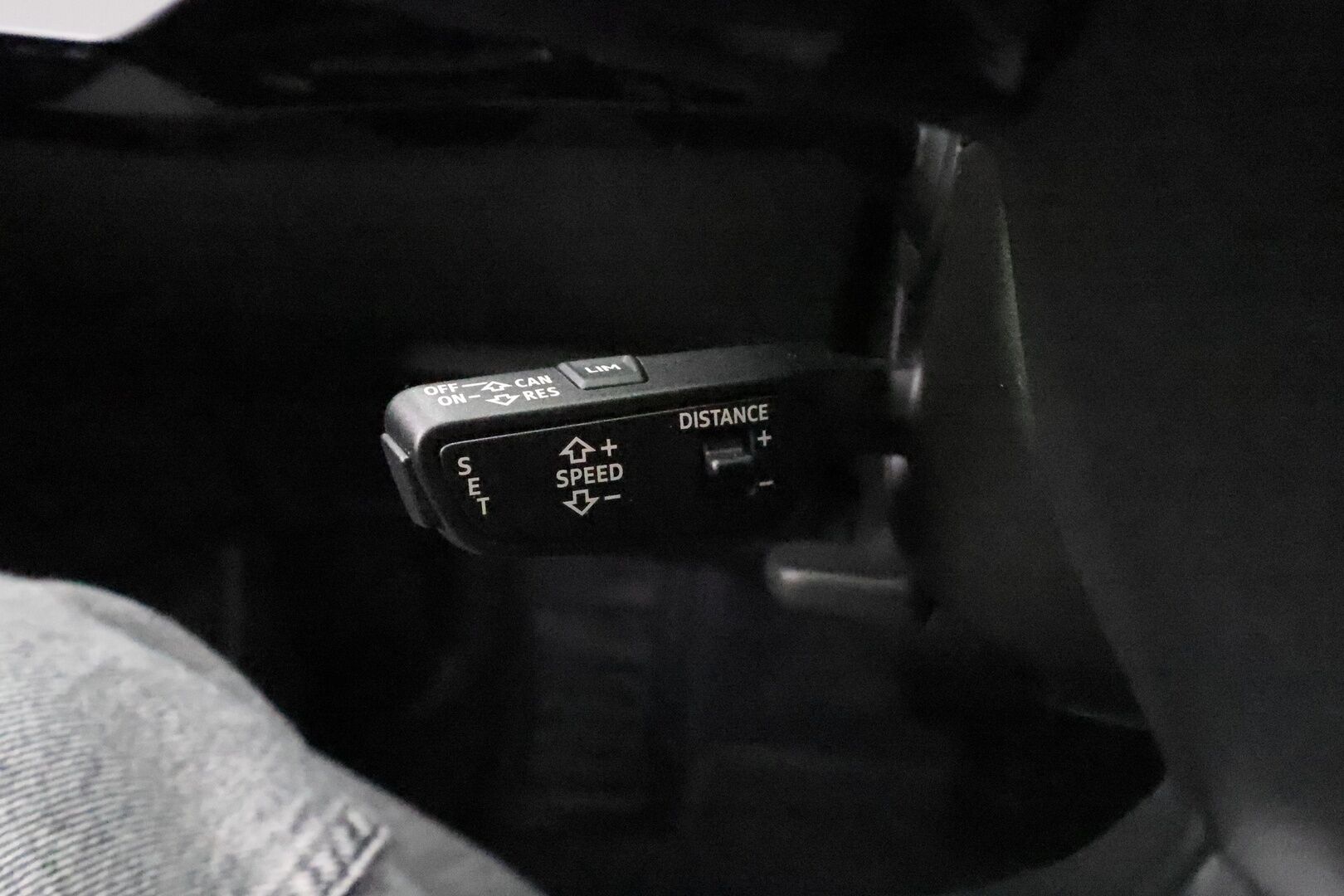 AUDI E-TRON 2020 50 Launch Edition plus 71 kWh * ACC / Lisälämmitin / LED / Muistipenkki / P.Tutkat / Panorama / Apple&Android * - Kahdet Renkaat