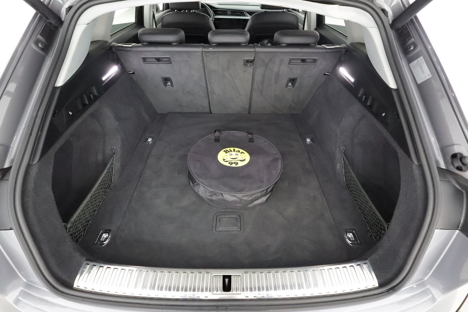 AUDI E-TRON 2020 50 Launch Edition plus 71 kWh * ACC / Lisälämmitin / LED / Muistipenkki / P.Tutkat / Panorama / Apple&Android * - Kahdet Renkaat