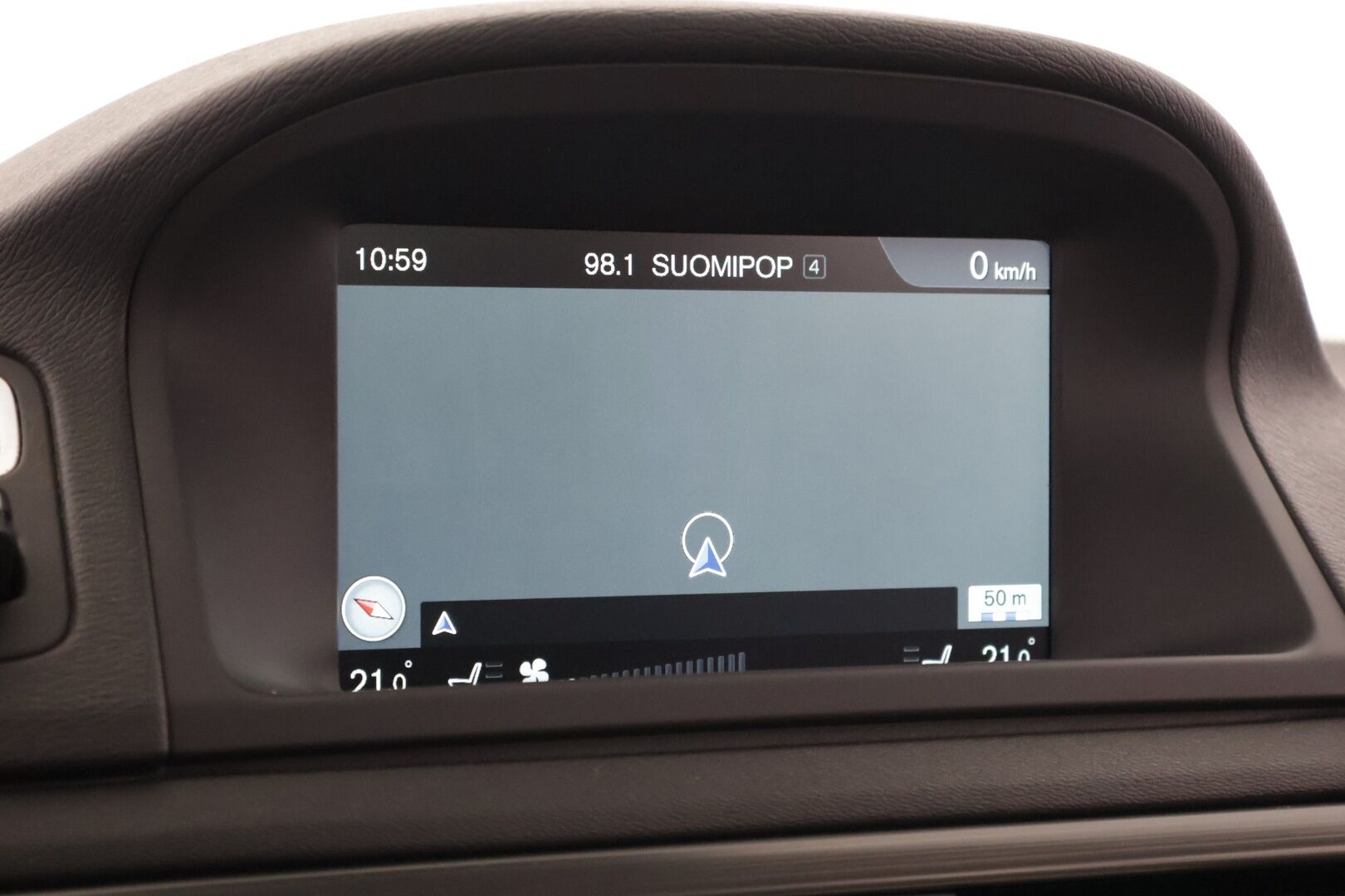 Volvo XC70 2016 D4 AWD Summum aut *Webasto / Adapt. vakkari / Keyless / Nahat muistilla / VOC / Navi / Koukku / Ratinlämmitin / S.kontti* - *Webasto / Adapt. vakkari / Keyless / Nahat muistilla / VOC / Navi / Koukku / Ratinlämmitin / P.tutka*