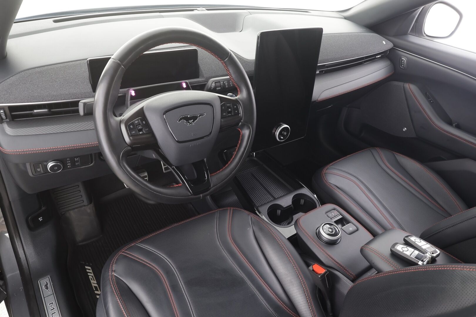 Ford Mustang Mach-E 2021 98kWh 351hv AWD 5-ovinen - | ACC | B&O | LED | 360-Kamera | Muistipenkki | Lasikatto | Nahat | Keyless | Apple&Android | Kahdet Renkaat | Koti & Kauppalaturi |
