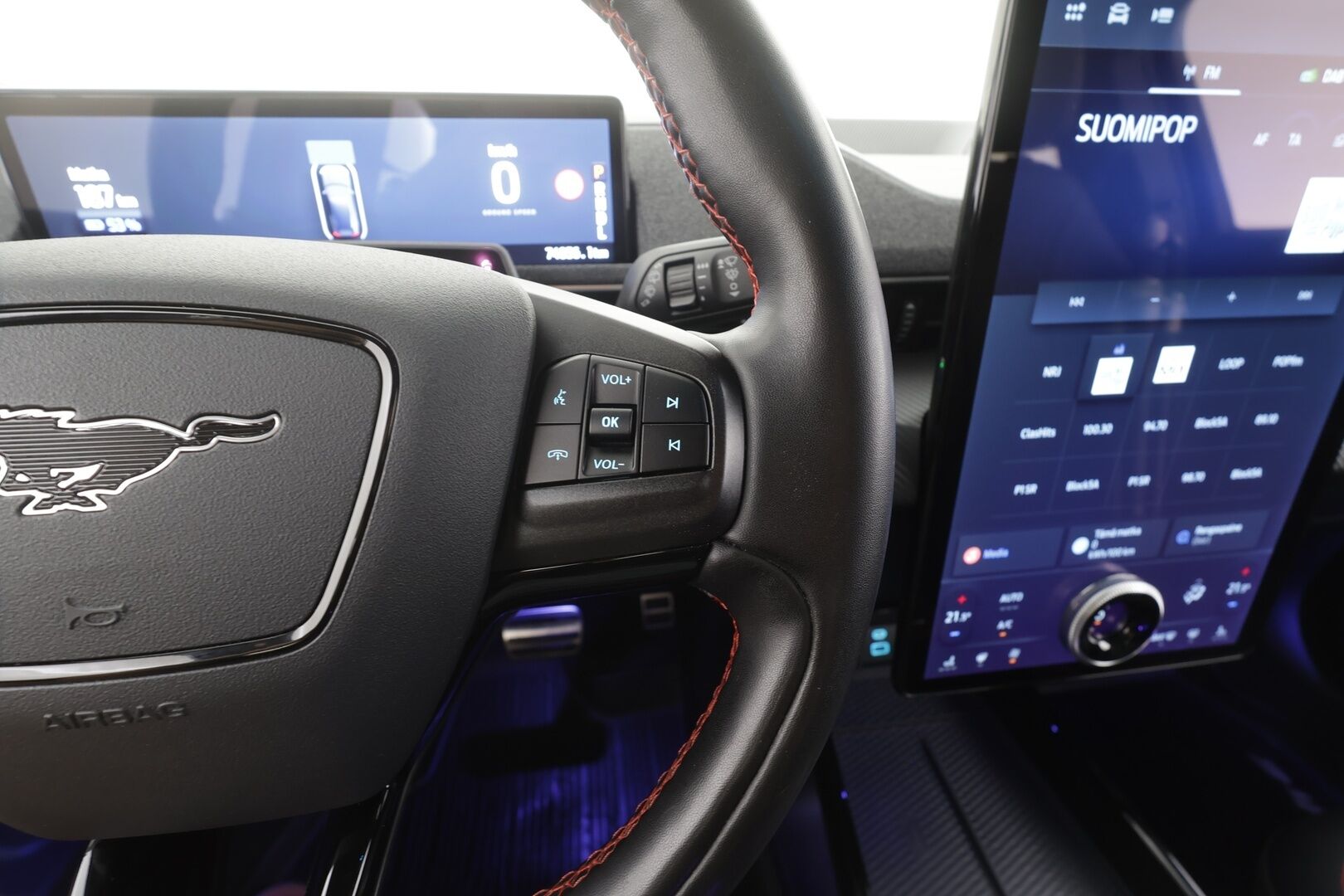 Ford Mustang Mach-E 2021 98kWh 351hv AWD 5-ovinen - | ACC | B&O | LED | 360-Kamera | Muistipenkki | Lasikatto | Nahat | Keyless | Apple&Android | Kahdet Renkaat | Koti & Kauppalaturi |