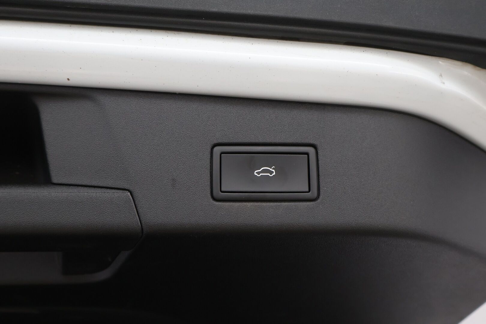 VOLKSWAGEN ID.4 2022 Pro Performance 150 kW, akku 77 kWh - SoH 94% / Adapt.Vakkari / Vetokoukku / iQ Matrix LED / 360-Kamera / Sähköluukku / Lämpöpumppu / 2x Renkaat aluvantein!