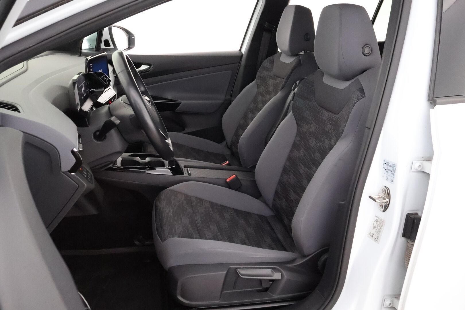 VOLKSWAGEN ID.4 2022 Pro Performance 150 kW, akku 77 kWh - SoH 94% / Adapt.Vakkari / Vetokoukku / iQ Matrix LED / 360-Kamera / Sähköluukku / Lämpöpumppu / 2x Renkaat aluvantein!