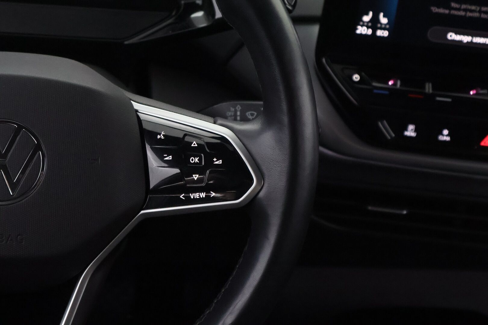 VOLKSWAGEN ID.4 2022 Pro Performance 150 kW, akku 77 kWh - SoH 94% / Adapt.Vakkari / Vetokoukku / iQ Matrix LED / 360-Kamera / Sähköluukku / Lämpöpumppu / 2x Renkaat aluvantein!