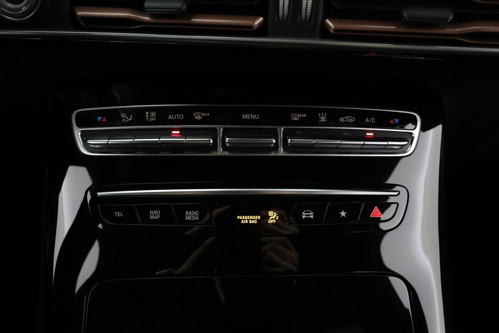 MERCEDES-BENZ EQC 2023 400 4Matic Business - | Distronic+ | P-kamera | Sporttinahat | Multibeam LED | Ohjausavustin | Apple&Android | Sähköluukku |