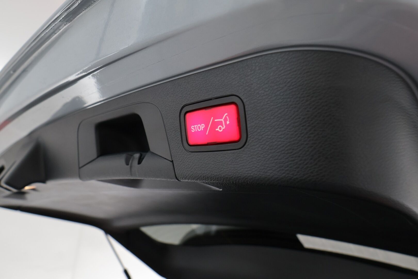 MERCEDES-BENZ EQC 2023 400 4Matic Business - | Distronic+ | P-kamera | Sporttinahat | Multibeam LED | Ohjausavustin | Apple&Android | Sähköluukku |