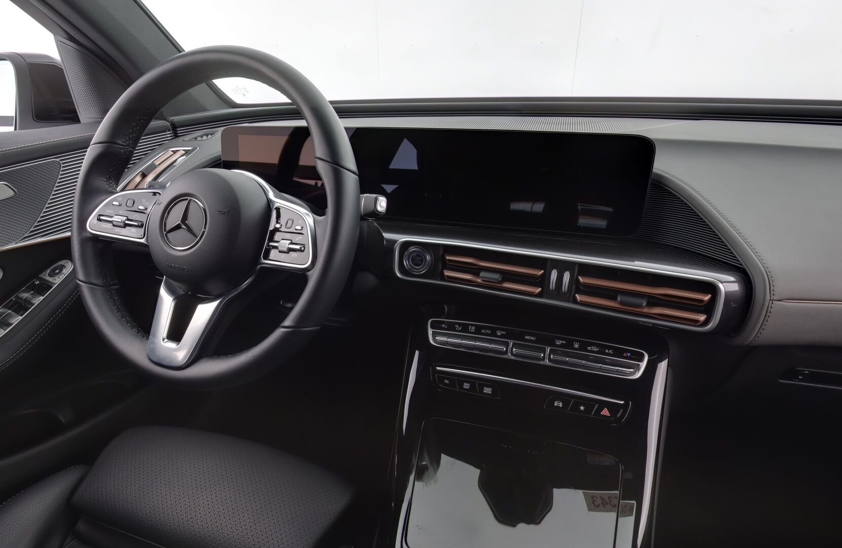 MERCEDES-BENZ EQC 2023 400 4Matic Business - | Distronic+ | P-kamera | Sporttinahat | Multibeam LED | Ohjausavustin | Apple&Android | Sähköluukku |
