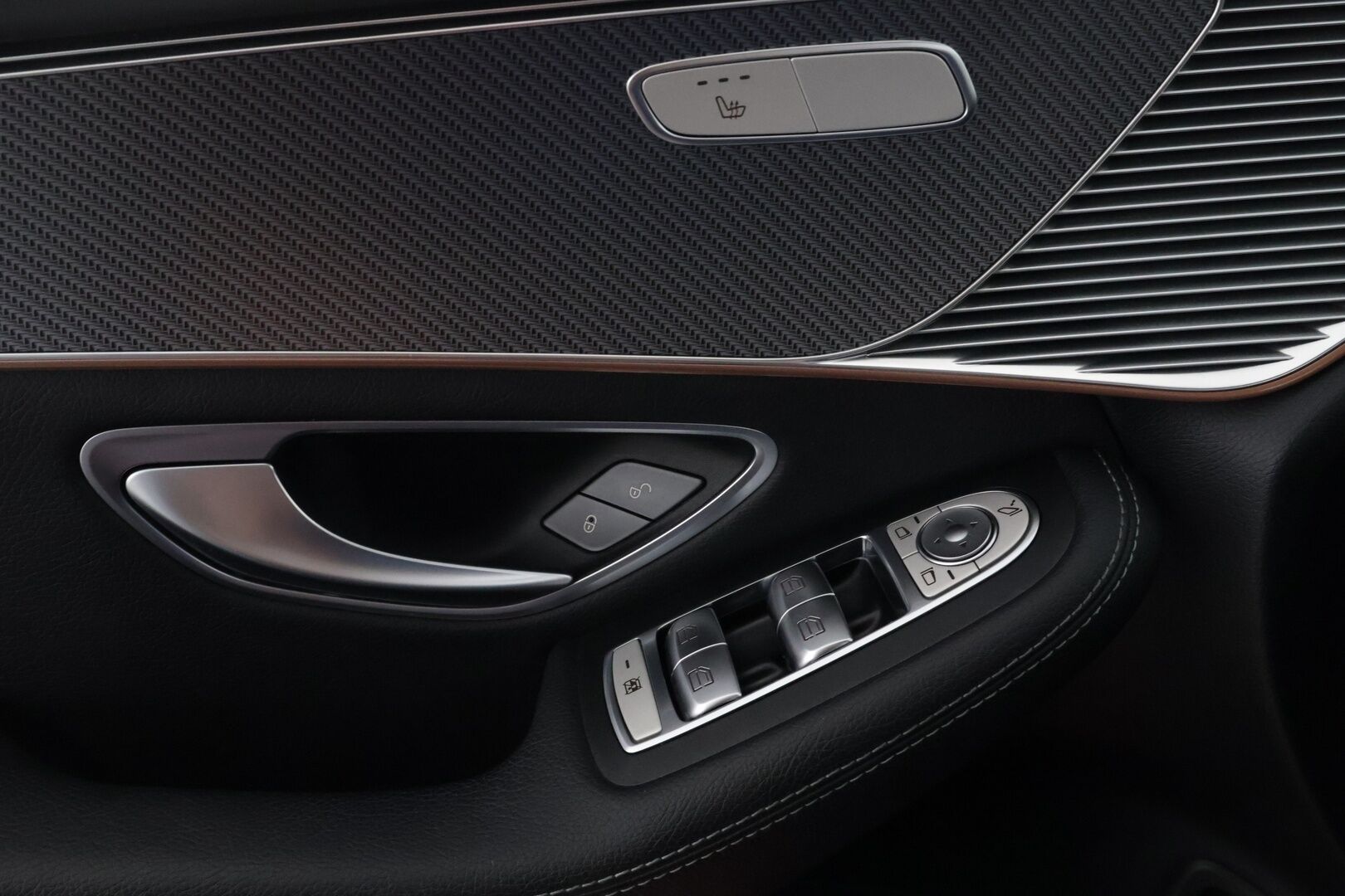MERCEDES-BENZ EQC 2023 400 4Matic Business - | Distronic+ | P-kamera | Sporttinahat | Multibeam LED | Ohjausavustin | Apple&Android | Sähköluukku |
