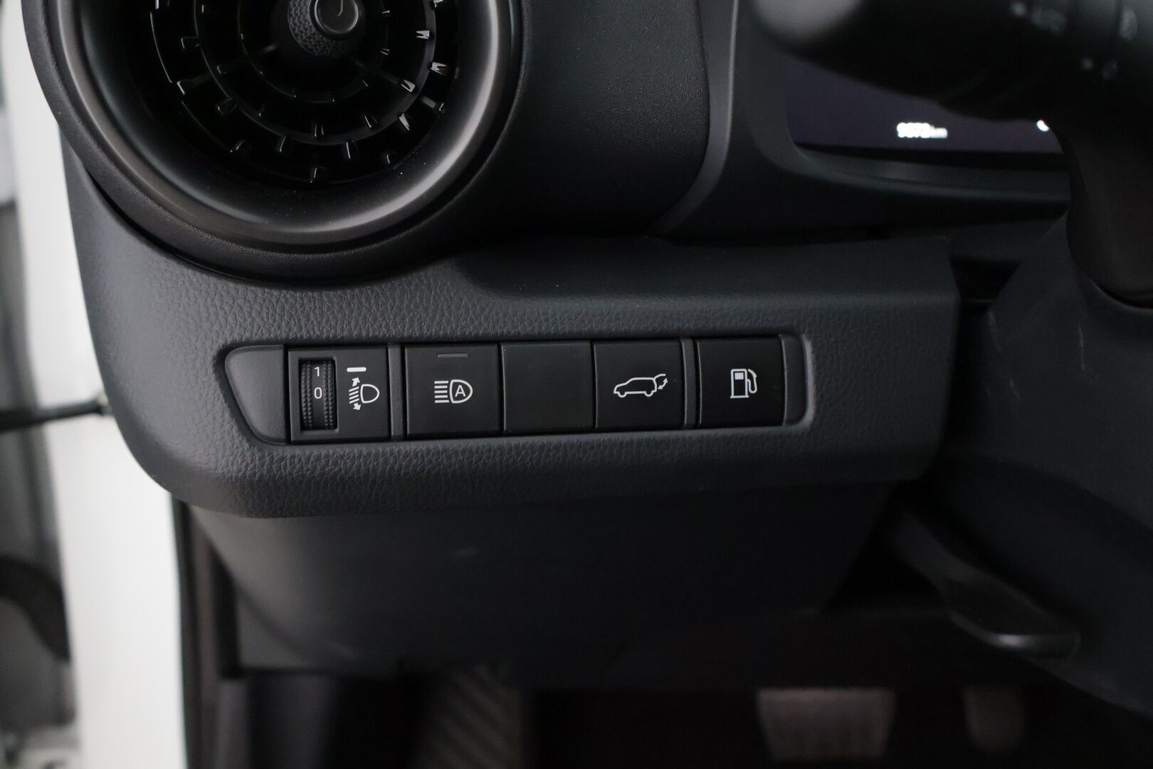 Toyota C-HR 2025 2,0 Hybrid AWD-i Edition * Adapt. vakkari / BLIS / Kessy / P. kamera / Tutkat / Ledit / Sähköluukku / Lämm. tuulilasi * - 3,99 % KORKOTARJOUS TÄHÄN AUTOON 16.9. ASTI! - *Hyvin pidetty 1. omisteinen Suomi-auto tehdastakuulla, hyvillä varusteilla ja juuri tehty nanopinnoite ! *