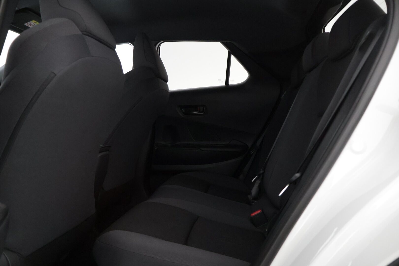 Toyota C-HR 2025 2,0 Hybrid AWD-i Edition * Adapt. vakkari / BLIS / Kessy / P. kamera / Tutkat / Ledit / Sähköluukku / Lämm. tuulilasi * - 3,99 % KORKOTARJOUS TÄHÄN AUTOON 16.9. ASTI! - *Hyvin pidetty 1. omisteinen Suomi-auto tehdastakuulla, hyvillä varusteilla ja juuri tehty nanopinnoite ! *