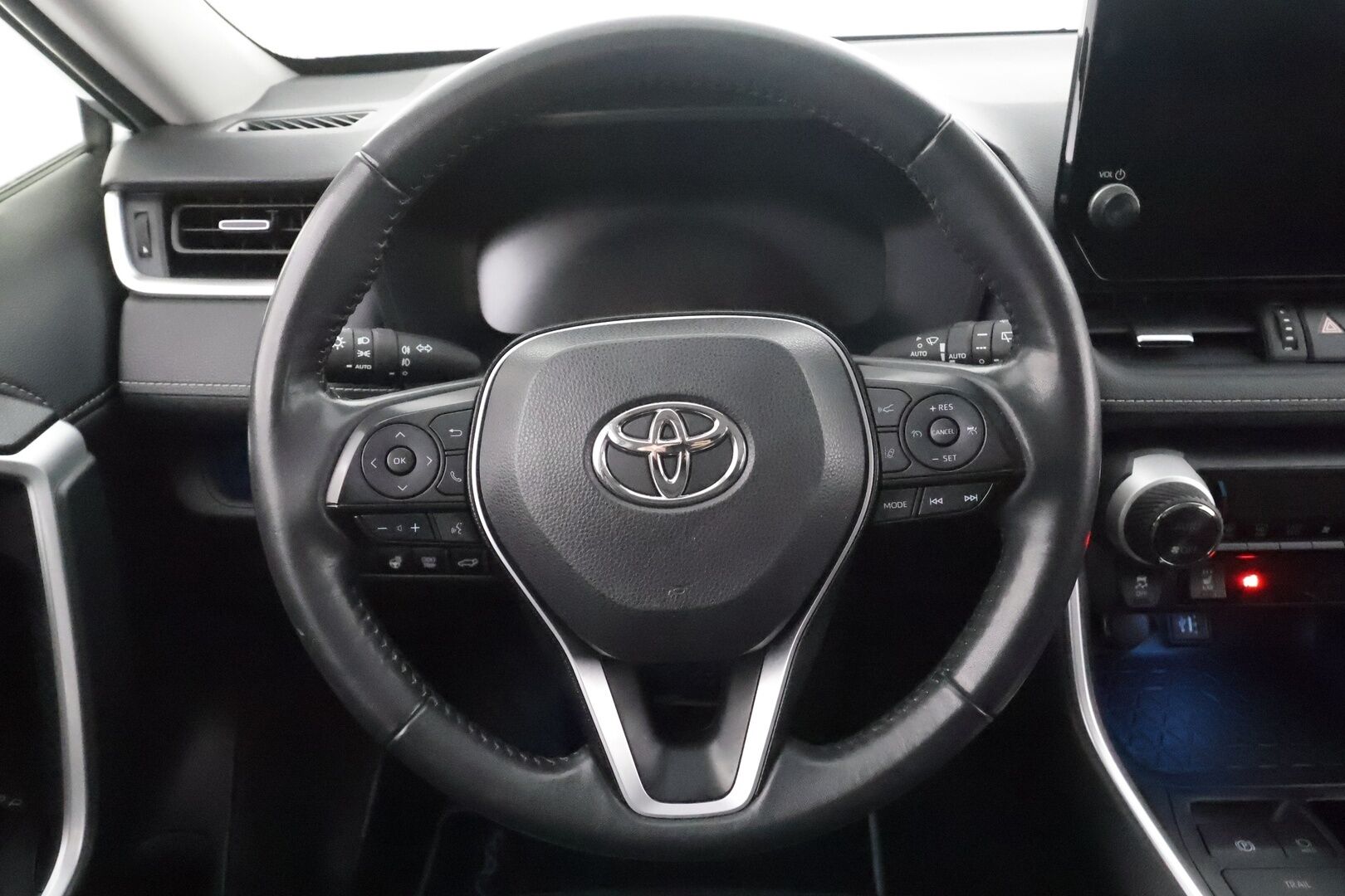 TOYOTA RAV4 2023 Hybrid 2,5 AWD-i Premium  * ACC / P.kamera / Keyless / LED / Muistipenkki / Sähköluukku / Facelift / Nahat *