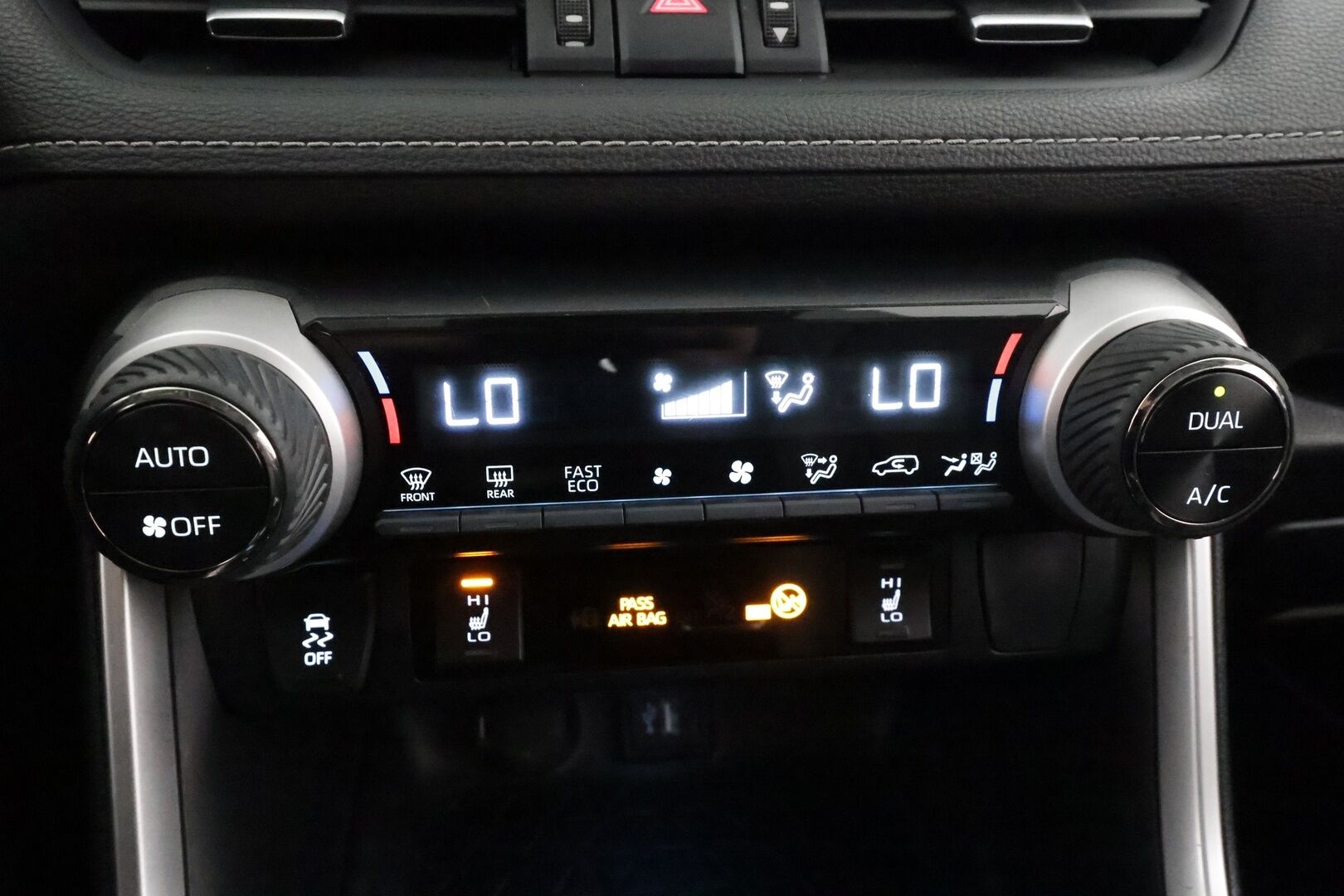 TOYOTA RAV4 2023 Hybrid 2,5 AWD-i Premium  * ACC / P.kamera / Keyless / LED / Muistipenkki / Sähköluukku / Facelift / Nahat *