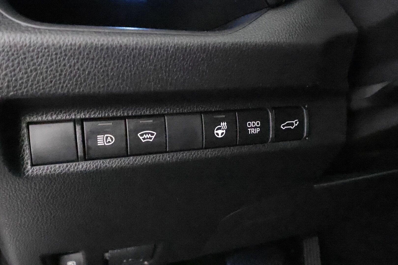 TOYOTA RAV4 2023 Hybrid 2,5 AWD-i Premium  * ACC / P.kamera / Keyless / LED / Muistipenkki / Sähköluukku / Facelift / Nahat *