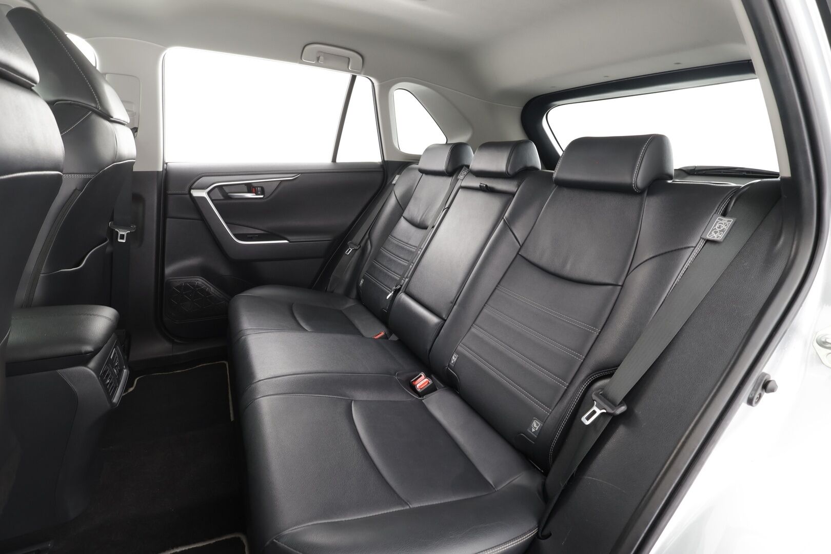 TOYOTA RAV4 2023 Hybrid 2,5 AWD-i Premium  * ACC / P.kamera / Keyless / LED / Muistipenkki / Sähköluukku / Facelift / Nahat *