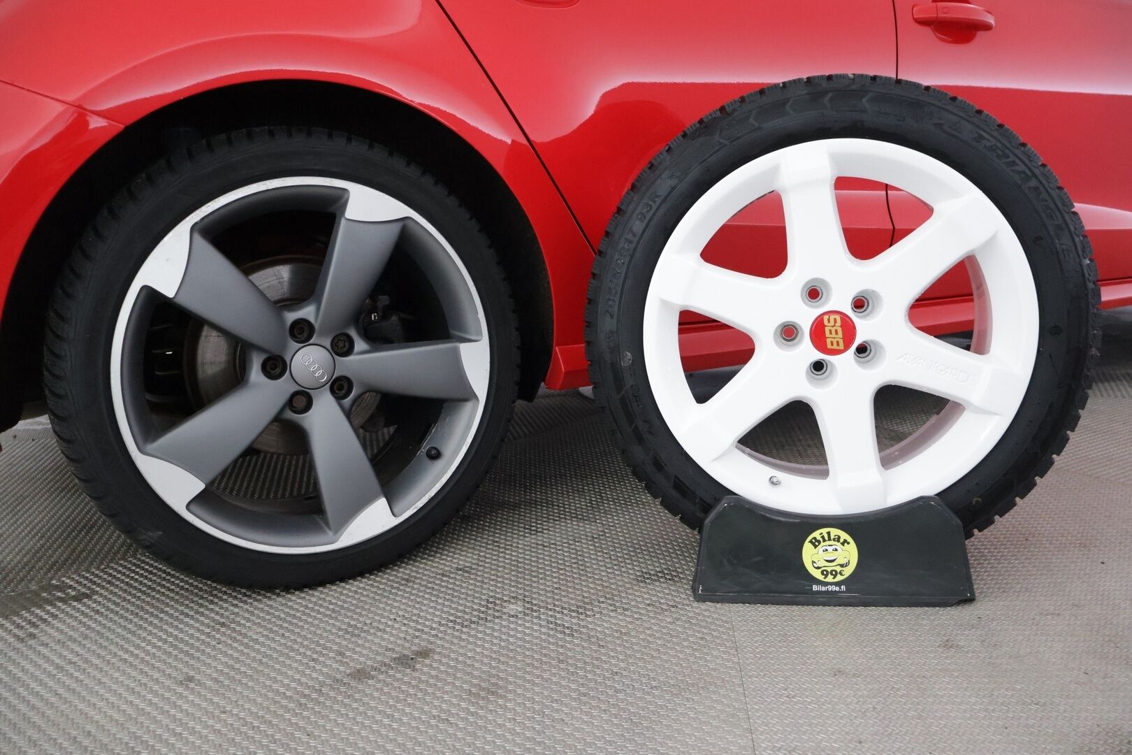 Audi S1 2014 231hv Quattro 2,0 ** Harvinainen / Tutkat /  Bluetooth / Xenon** - Kahdet renkaat vanteineen / Kattava huoltohistoria! - Osta nyt, maksa vasta ensi vuonna