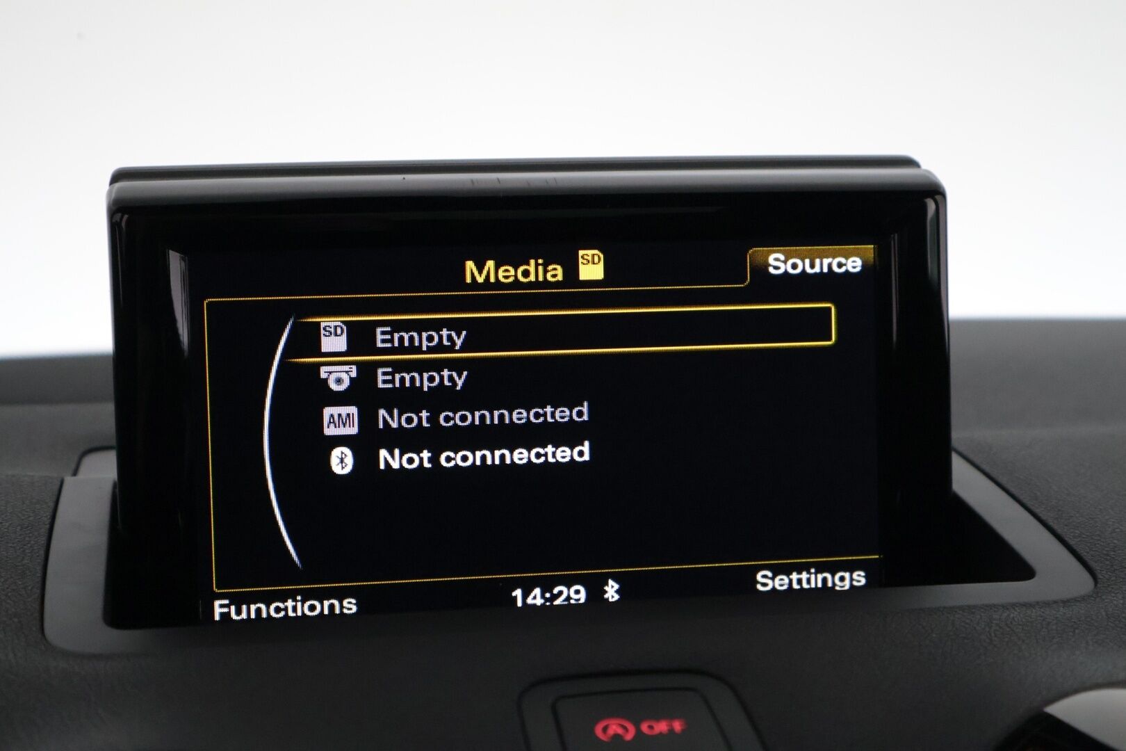 Audi S1 2014 231hv Quattro 2,0 ** Harvinainen / Tutkat /  Bluetooth / Xenon** - Kahdet renkaat vanteineen / Kattava huoltohistoria! - Osta nyt, maksa vasta ensi vuonna