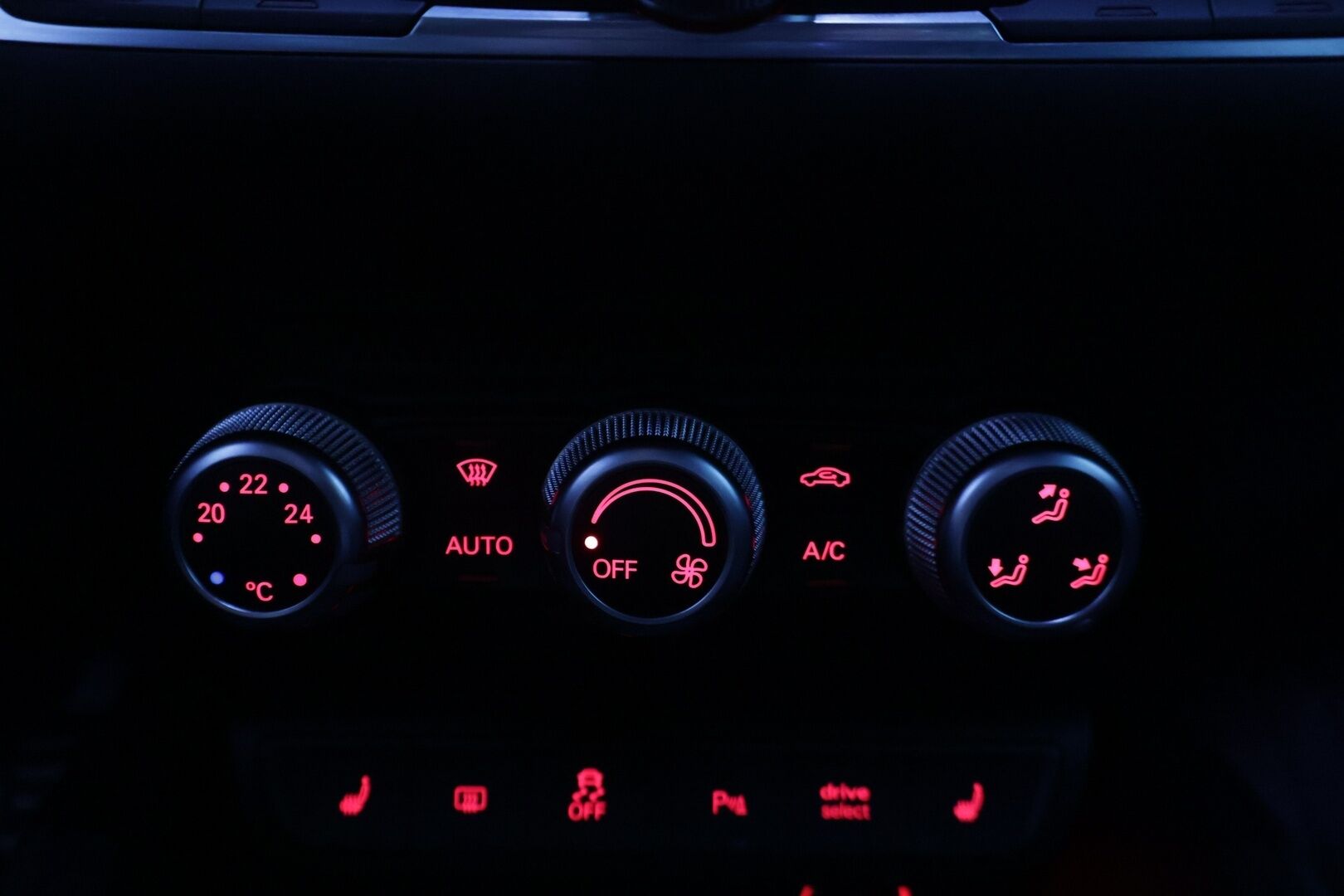 Audi S1 2015 231hv Quattro 2,0 **Vakkari / Tutkat / BT / 2x Alut** - Räväkkä pikkusportti! / Kattava huoltohistoria!