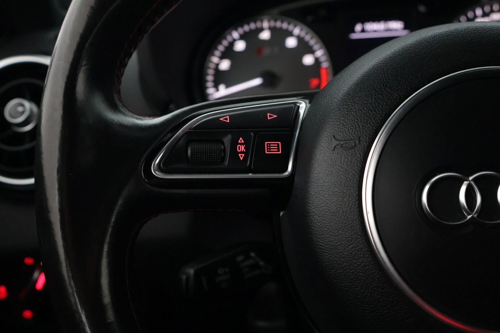 Audi S1 2014 231hv Quattro 2,0 ** Harvinainen / Tutkat /  Bluetooth / Xenon** - Kahdet renkaat vanteineen / Kattava huoltohistoria! - Osta nyt, maksa vasta ensi vuonna