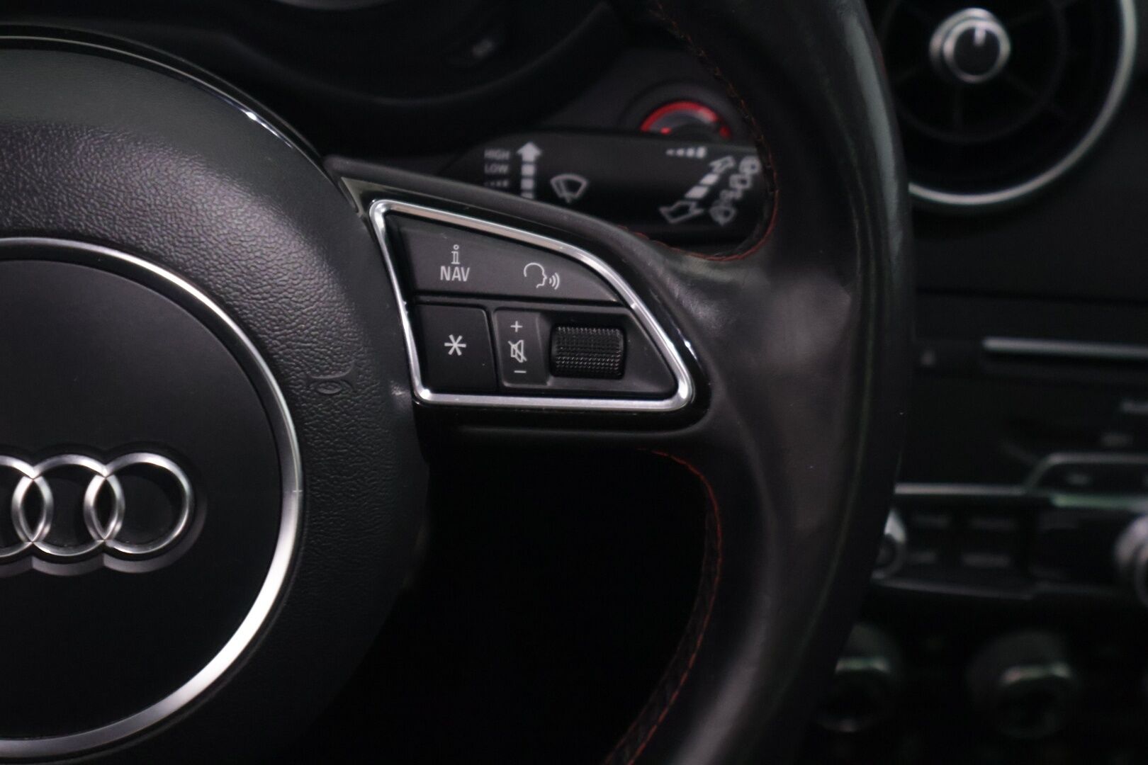 Audi S1 2015 231hv Quattro 2,0 **Vakkari / Tutkat / BT / 2x Alut** - Räväkkä pikkusportti! / Kattava huoltohistoria!