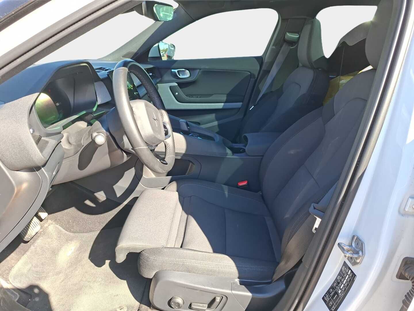 Polestar 2 2021 Long Range Dual Motor, 300kW, 78kWh / Pilot&Plus / Harman/Kardon / 360 kamera / Lasikatto / Navi / - Metalliväri / Koti- ja kauppakeskuslaturi / Pixel LED