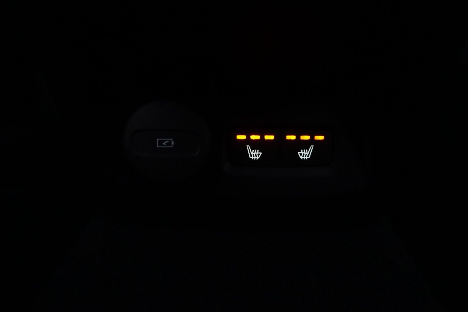 Polestar 2 2021 Long Range Dual Motor - | Pilot&Plus | ACC | Akuston Esilämmitys | Harman/Kardon | 360| Lasikatto | Muistipenkki | BLIS | Keyless |