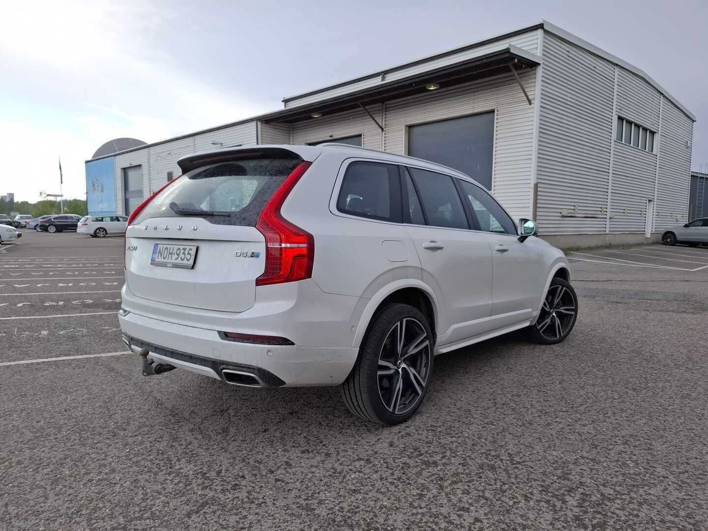 Volvo XC90 2016 D5 AWD R-Design aut 7P - Webasto | B&W | Koukku | ACC | HUD | Full LED | Nahkasisusta | 360-Kamera | Panorama | Ilma-Alusta | Muistipenkit | Polestar | Supervarusteltu!