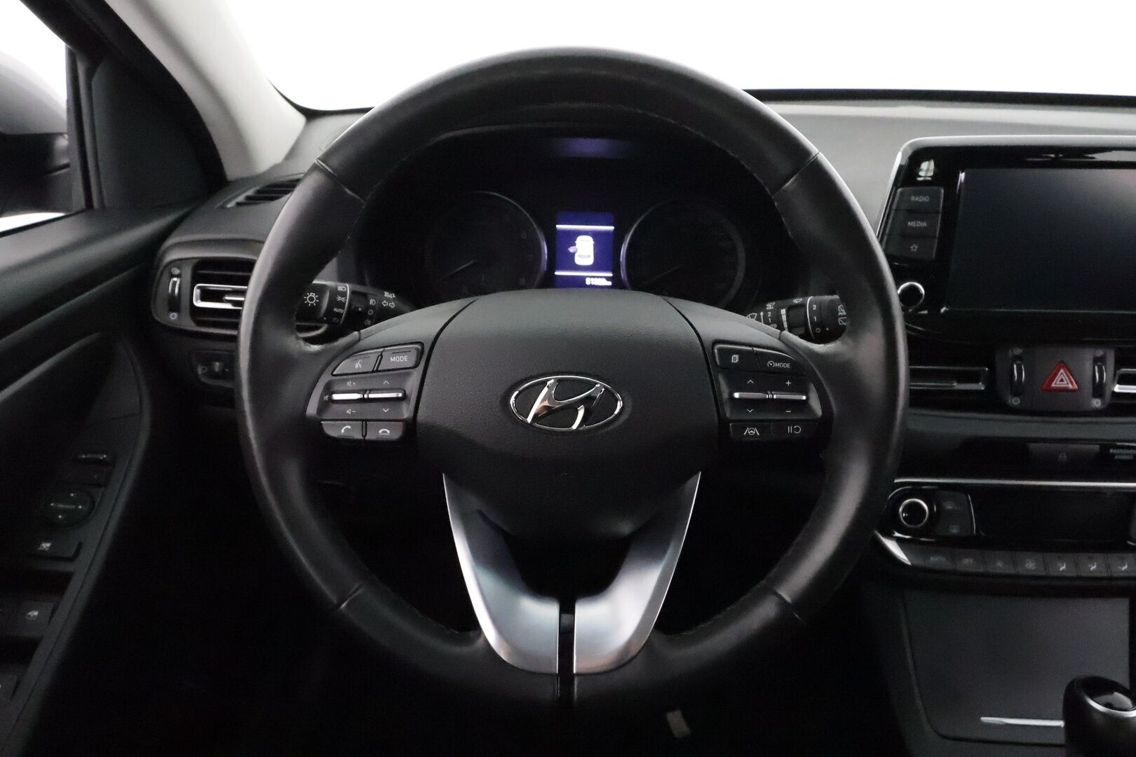 HYUNDAI I30 2022 1,0 T-GDI 120 hv Comfort **LED / P.Kamera / Kaistavahti / Katveavustin / Apple&Android / KeylessGO - 2x Renkaat / 2x Avain / Metalliväri - HULLUT VÄLIPÄIVÄT KORKOTARJOUS 2,49%