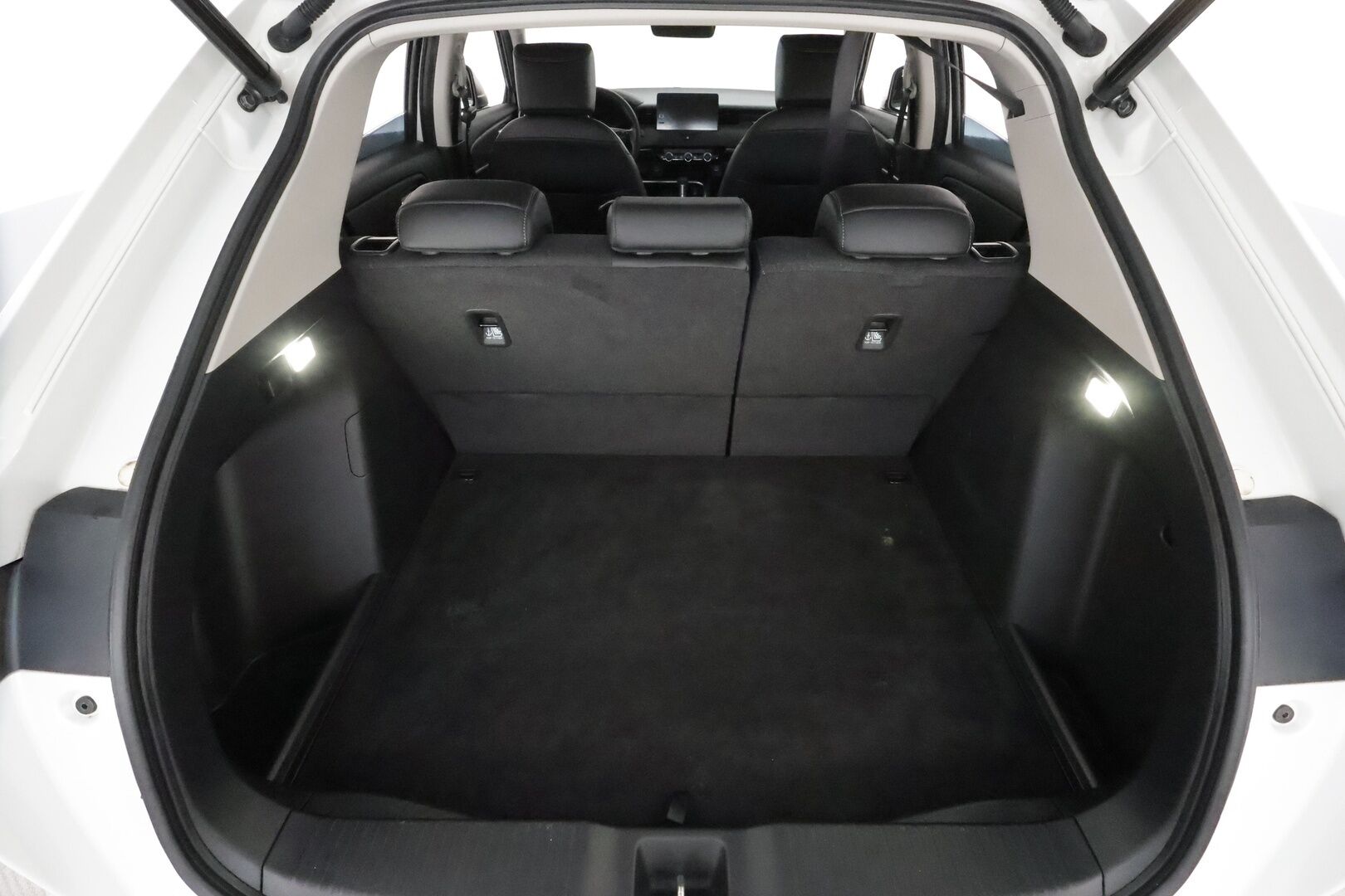 HONDA HR-V 2022 Hybrid Advance **ACC / Navi / LED / P.kamera / KeylessGo / Sähköluukku / Apple&Android / Puolinahat** - Kahdet renkaat aluvanteilla / Merkkihuollettu