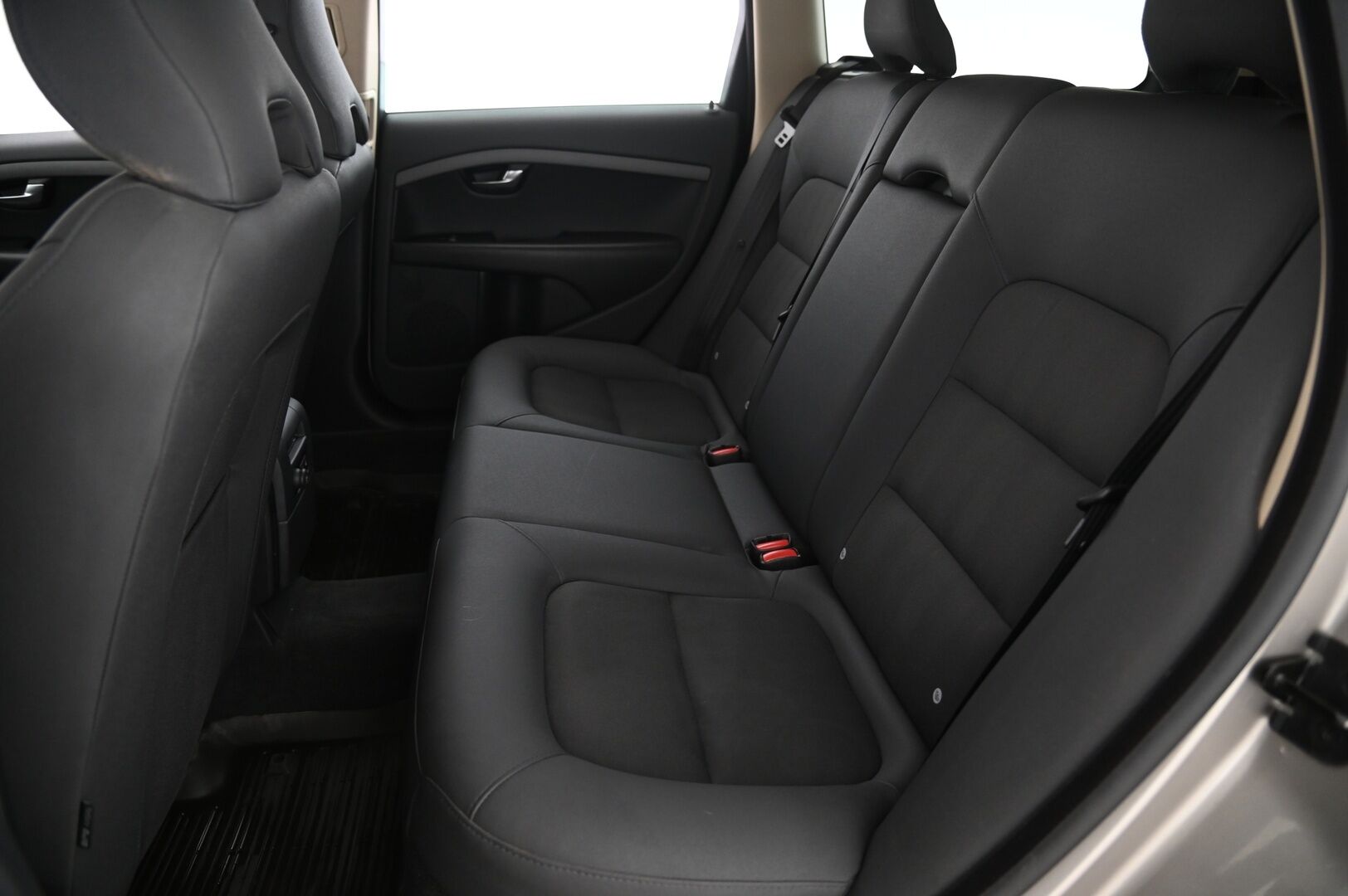 Volvo V70 2008 V70 Farmari (AC) 4ov 2400cm3 A *Vakkari / Koukku / Lohko / Penkinlämmittimet* - *Jakopää juuri tehty! / 2x renkaat & vanteet* - HULLUT AVAJAISHULINAT KORKOTARJOUS 3,29 %