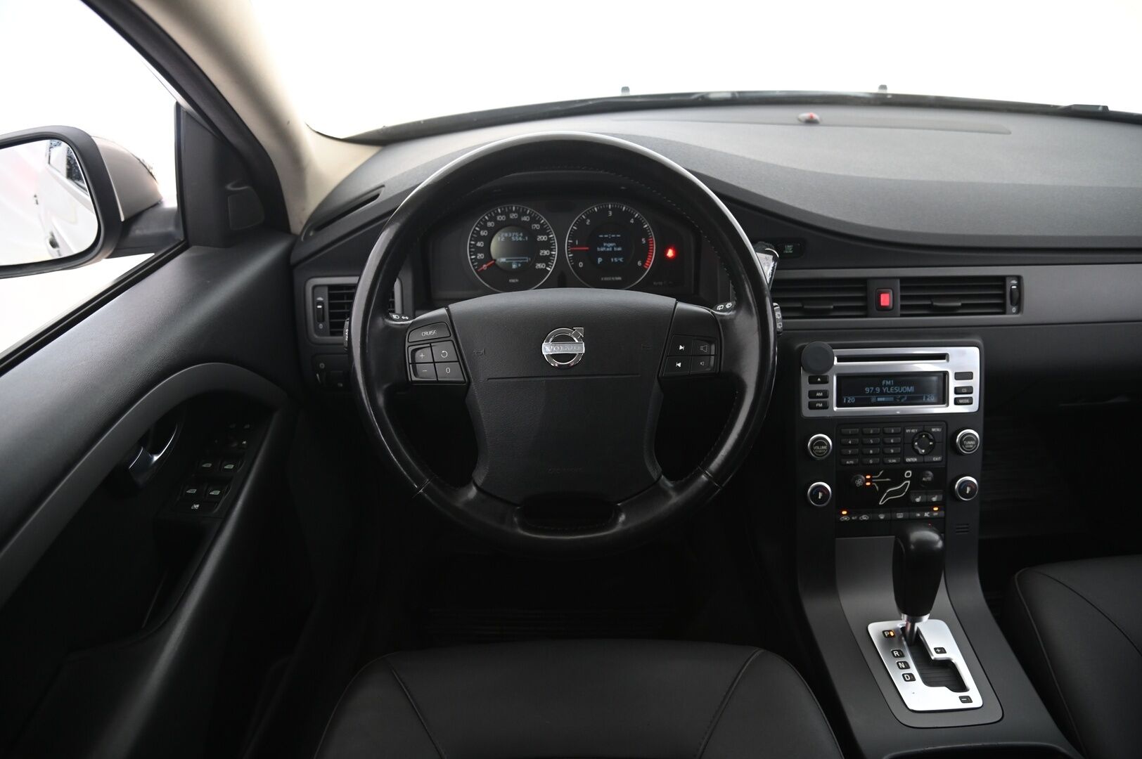 Volvo V70 2008 V70 Farmari (AC) 4ov 2400cm3 A *Vakkari / Koukku / Lohko / Penkinlämmittimet* - *Jakopää juuri tehty! / 2x renkaat & vanteet* - HULLUT AVAJAISHULINAT KORKOTARJOUS 3,29 %