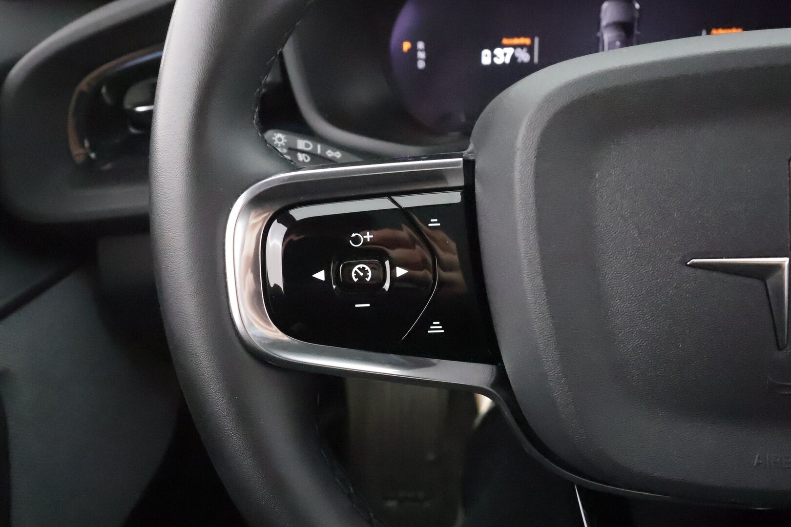 Polestar 2 2021 Long Range Dual motor, 300kW - | Pilot&Plus | H&K | Koukku | Lasikatto | ACC | Pixel-LED | 360 | Sporttipenkki Muistilla | Navi | Kaistavahti | Katveavustin | Keyless |