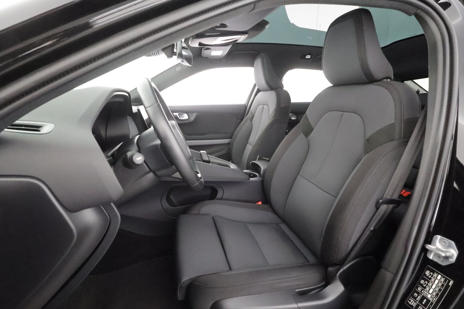 Polestar 2 2021 Long Range Dual motor, 300kW - | Pilot&Plus | H&K | Koukku | Lasikatto | ACC | Pixel-LED | 360 | Sporttipenkki Muistilla | Navi | Kaistavahti | Katveavustin | Keyless |