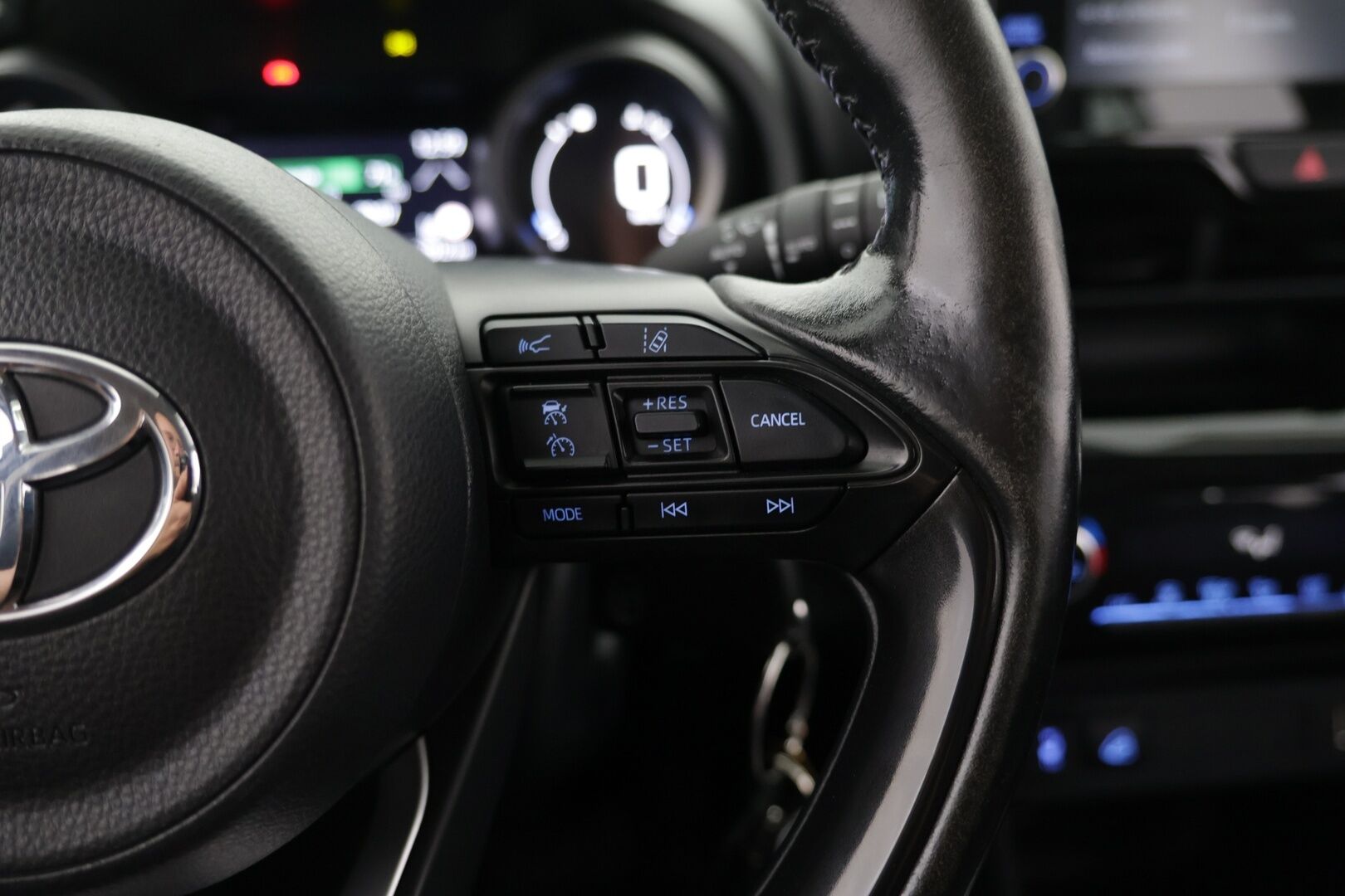 TOYOTA YARIS CROSS 2023 1,5 Hybrid AWD-i Active - | ACC | Kamera | Kaistavahti | APP-Connect |