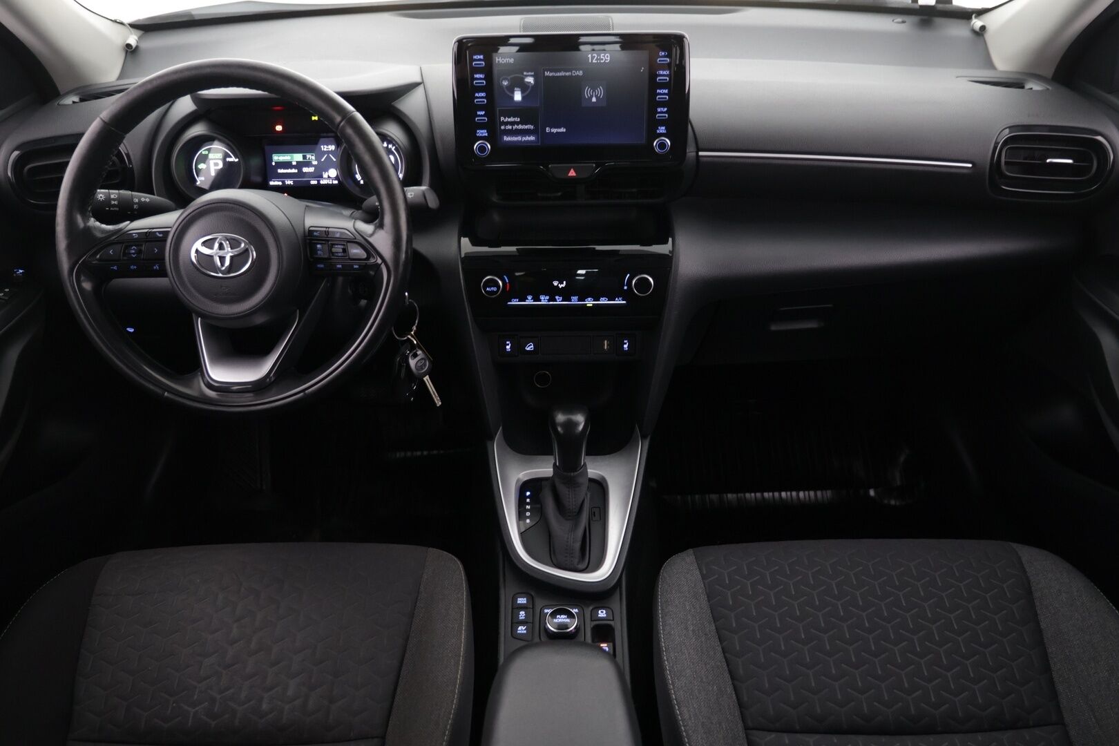 TOYOTA YARIS CROSS 2023 1,5 Hybrid AWD-i Active - | ACC | Kamera | Kaistavahti | APP-Connect |