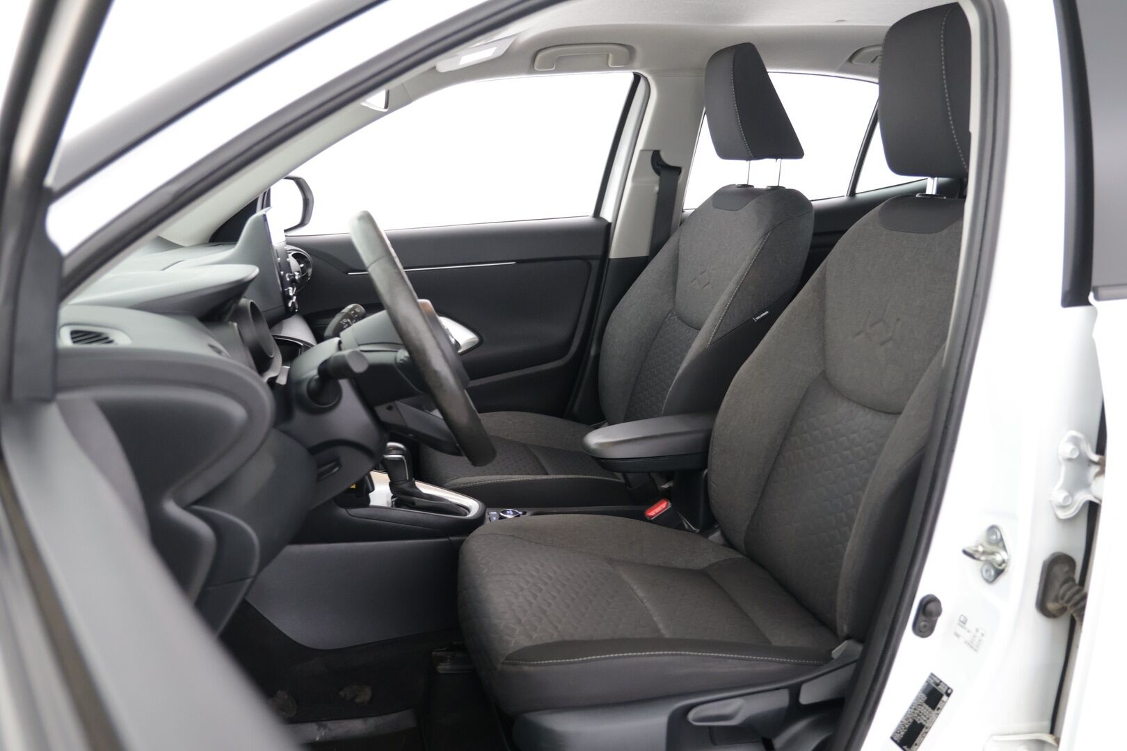 TOYOTA YARIS CROSS 2023 1,5 Hybrid AWD-i Active - | ACC | Kamera | Kaistavahti | APP-Connect |