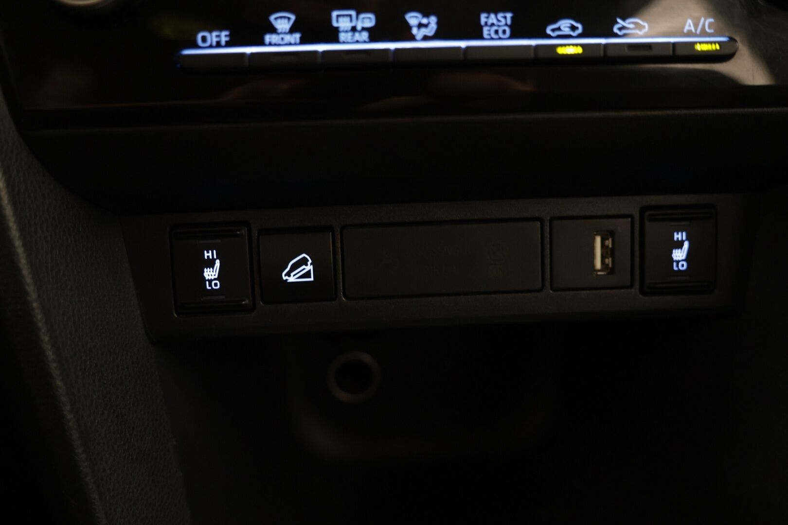 TOYOTA YARIS CROSS 2023 1,5 Hybrid AWD-i Active - | ACC | Kamera | Kaistavahti | APP-Connect |