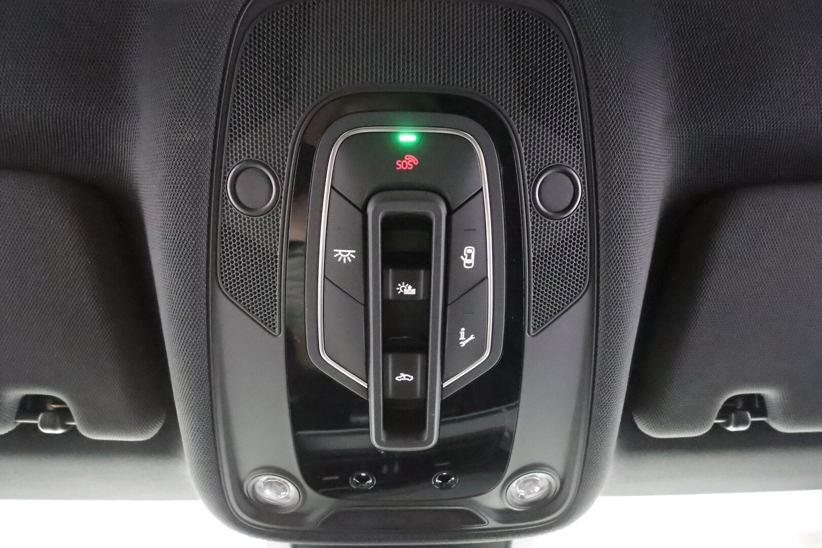 AUDI E-TRON 2021 Progress Plus 55 quattro - | ACC | Matrix | B&O | 360° | Koukku | Panorama | Ilma-alusta | Muistipenkki | Sporttipenkit | Kamerapeilit | Ambient | 2x renkaat aluin | ALV | 