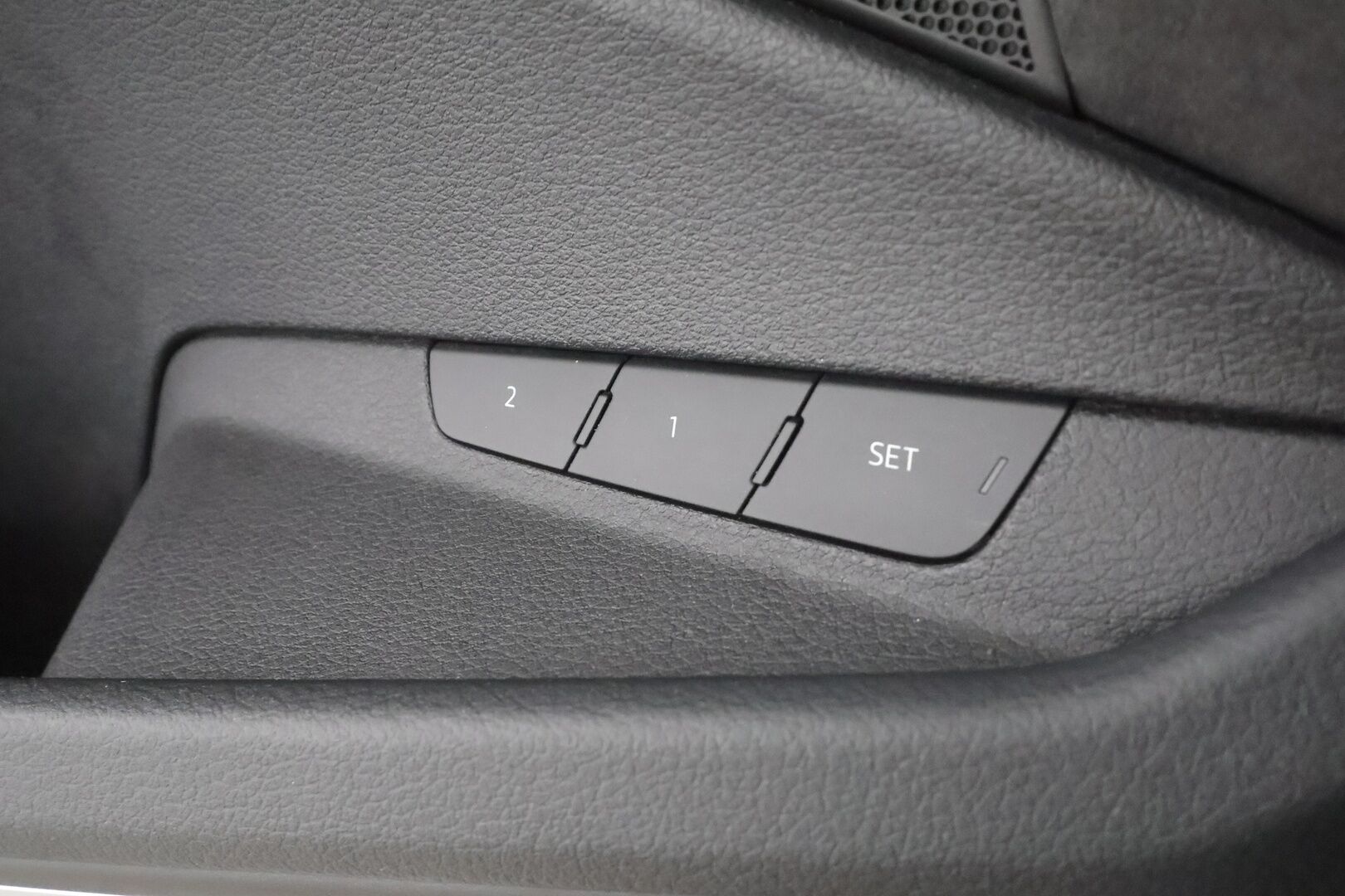 AUDI E-TRON 2021 Progress Plus 55 quattro - | ACC | Matrix | B&O | 360° | Koukku | Panorama | Ilma-alusta | Muistipenkki | Sporttipenkit | Kamerapeilit | Ambient | 2x renkaat aluin | ALV | 