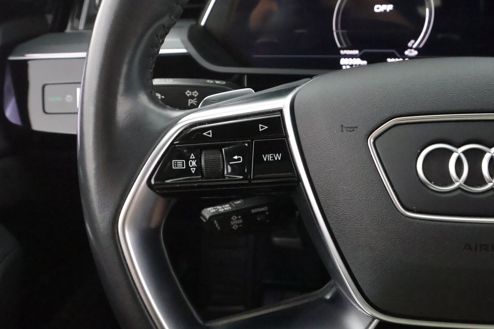 AUDI E-TRON 2021 Progress Plus 55 quattro - | ACC | Matrix | B&O | 360° | Koukku | Panorama | Ilma-alusta | Muistipenkki | Sporttipenkit | Kamerapeilit | Ambient | 2x renkaat aluin | ALV | 