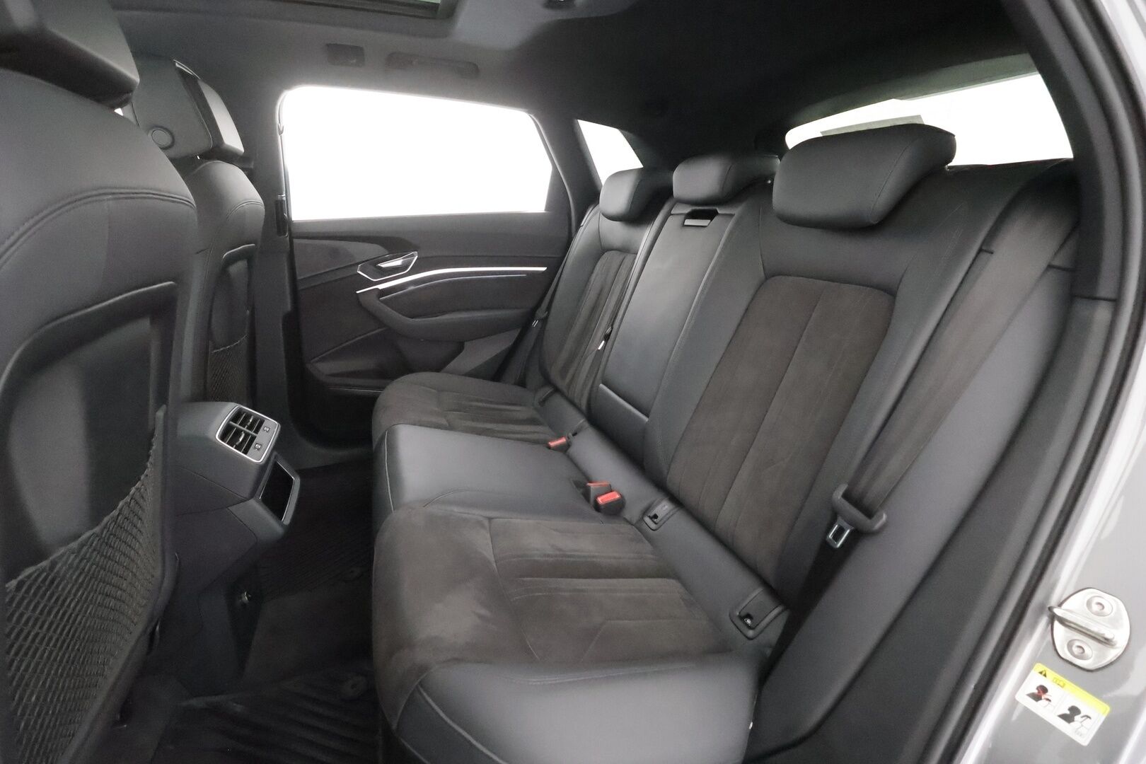 AUDI E-TRON 2021 Progress Plus 55 quattro - | ACC | Matrix | B&O | 360° | Koukku | Panorama | Ilma-alusta | Muistipenkki | Sporttipenkit | Kamerapeilit | Ambient | 2x renkaat aluin | ALV | 