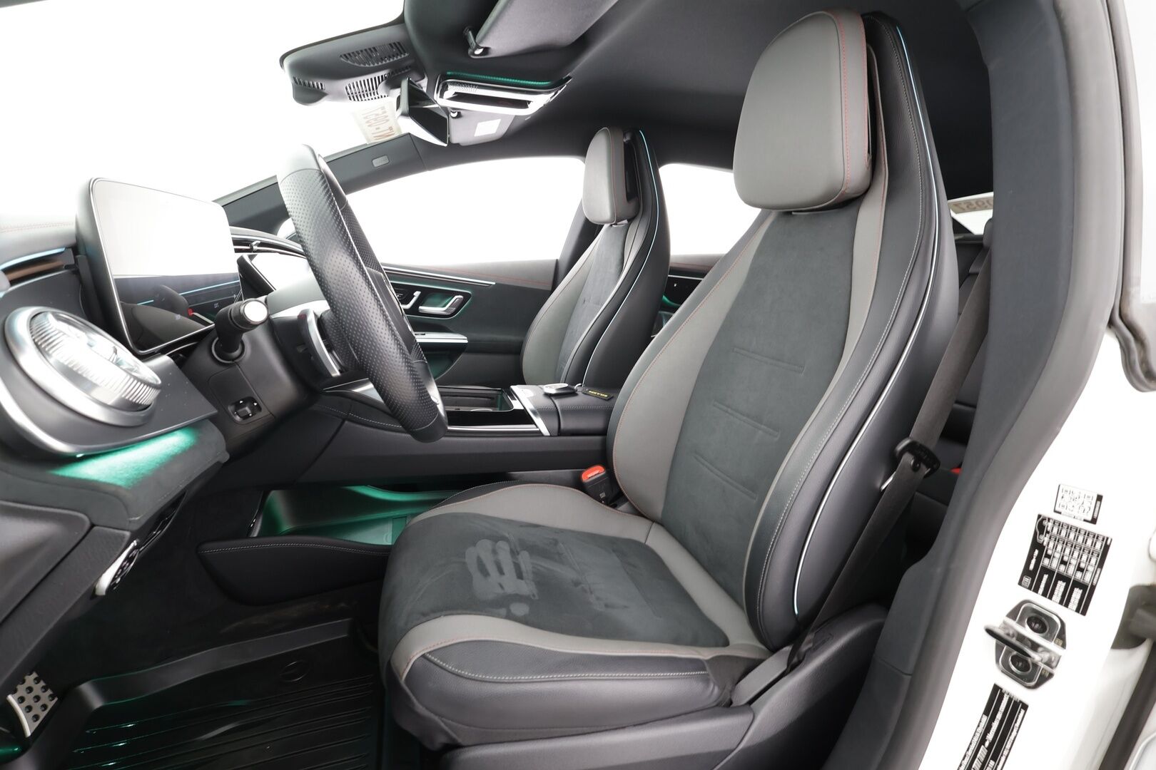 MERCEDES-BENZ EQE 2022 350+ AMG - Koukku | Distronic | Burmester | P.Kamera | Comfort-penkit Muistilla | LED | Navi | Kaistavahti | Keyless