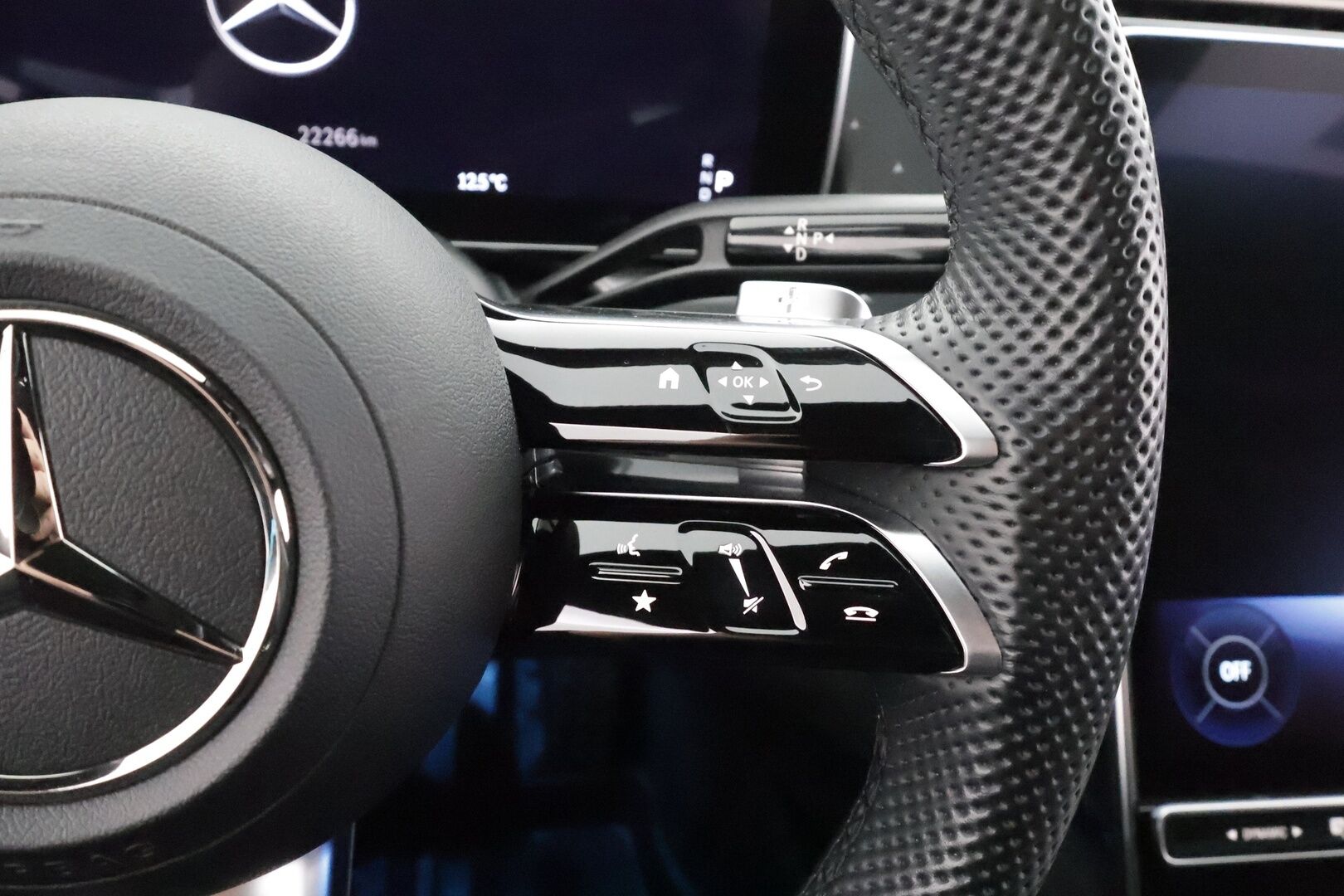 MERCEDES-BENZ EQE 2022 350+ AMG - Koukku | Distronic | Burmester | P.Kamera | Comfort-penkit Muistilla | LED | Navi | Kaistavahti | Keyless