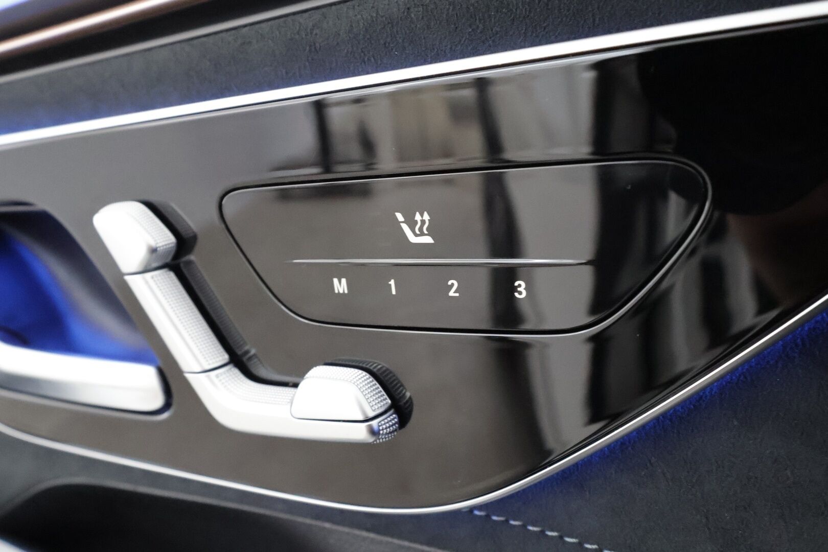 MERCEDES-BENZ EQE 2022 350+ AMG - Koukku | Distronic | Burmester | P.Kamera | Comfort-penkit Muistilla | LED | Navi | Kaistavahti | Keyless