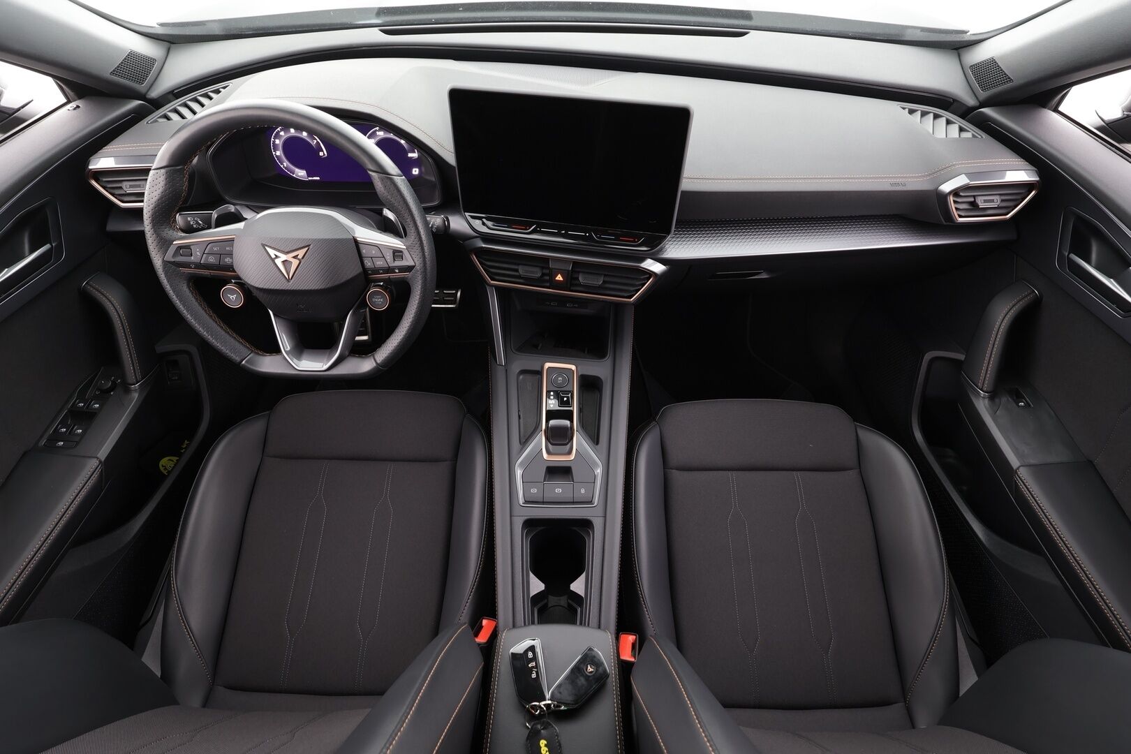 CUPRA FORMENTOR 2025 1.5 eTSI 110 kW MHEV DSG - KATSO MIHIN HINTAAN! | | ACC | Kamera | LED | Puolinahat | Kaistavahti | Apple&Android / Keyless | Kahdet renkaat | Merkkihuollot | ALV | Viimeisin huolto 3/26