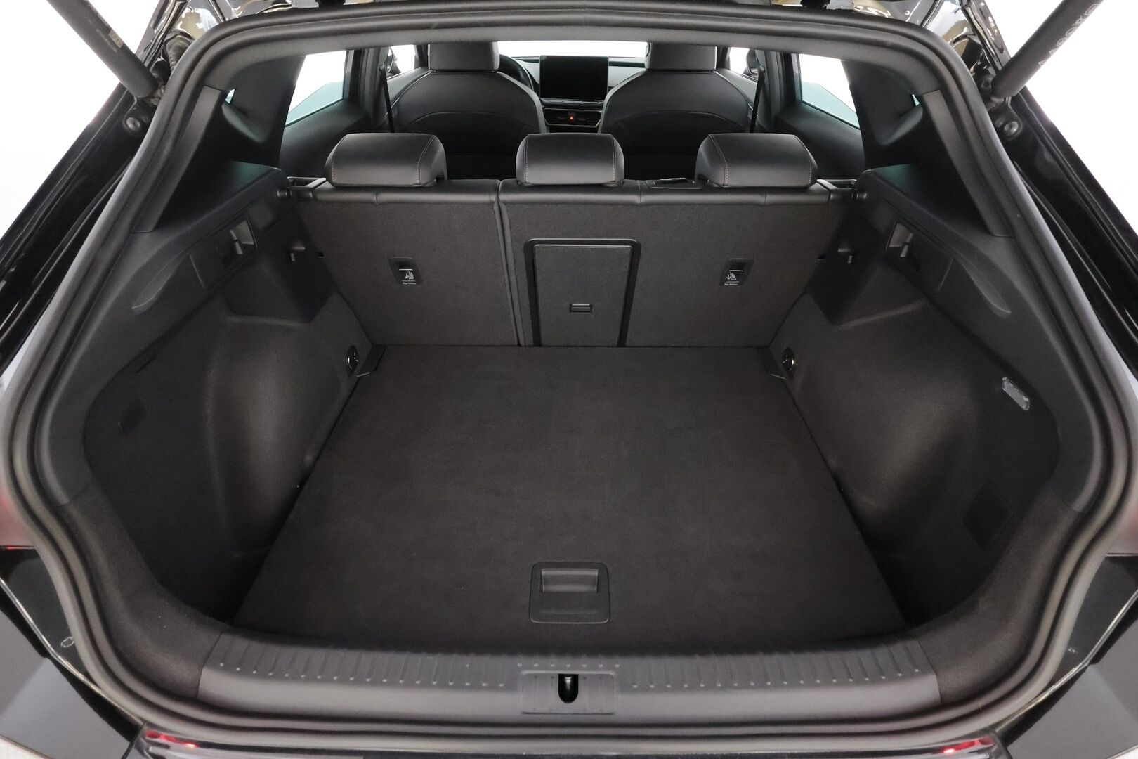 CUPRA FORMENTOR 2025 1.5 eTSI 110 kW MHEV DSG - POIKKEUSHINTAAN! | ACC | Kamera | LED | Puolinahat | Kaistavahti | Apple&Android / Keyless | Kahdet renkaat | Merkkihuollot | ALV | Viimeisin huolto 3/26