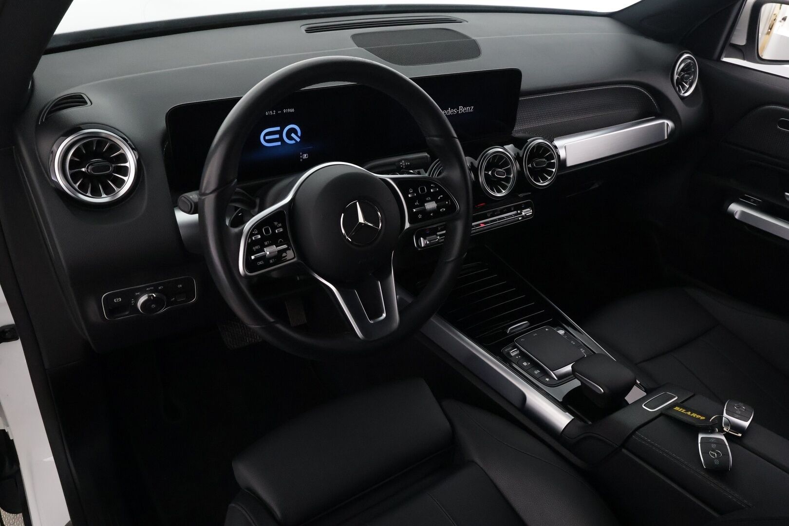 MERCEDES-BENZ EQB 2023 350 4Matic - | 7-paikkainen | Distronic+ | ILP | Widescreen | Nahat | Ambient light | Advanced Audio | P.kamera | Lane Assist | BSM | Keyless | Merkkihuollot | 